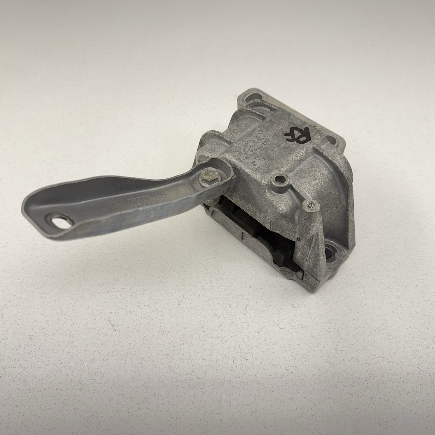 08-15 Audi TT 2.0L Passenger Right Engine Mount 8J0199262 OEM