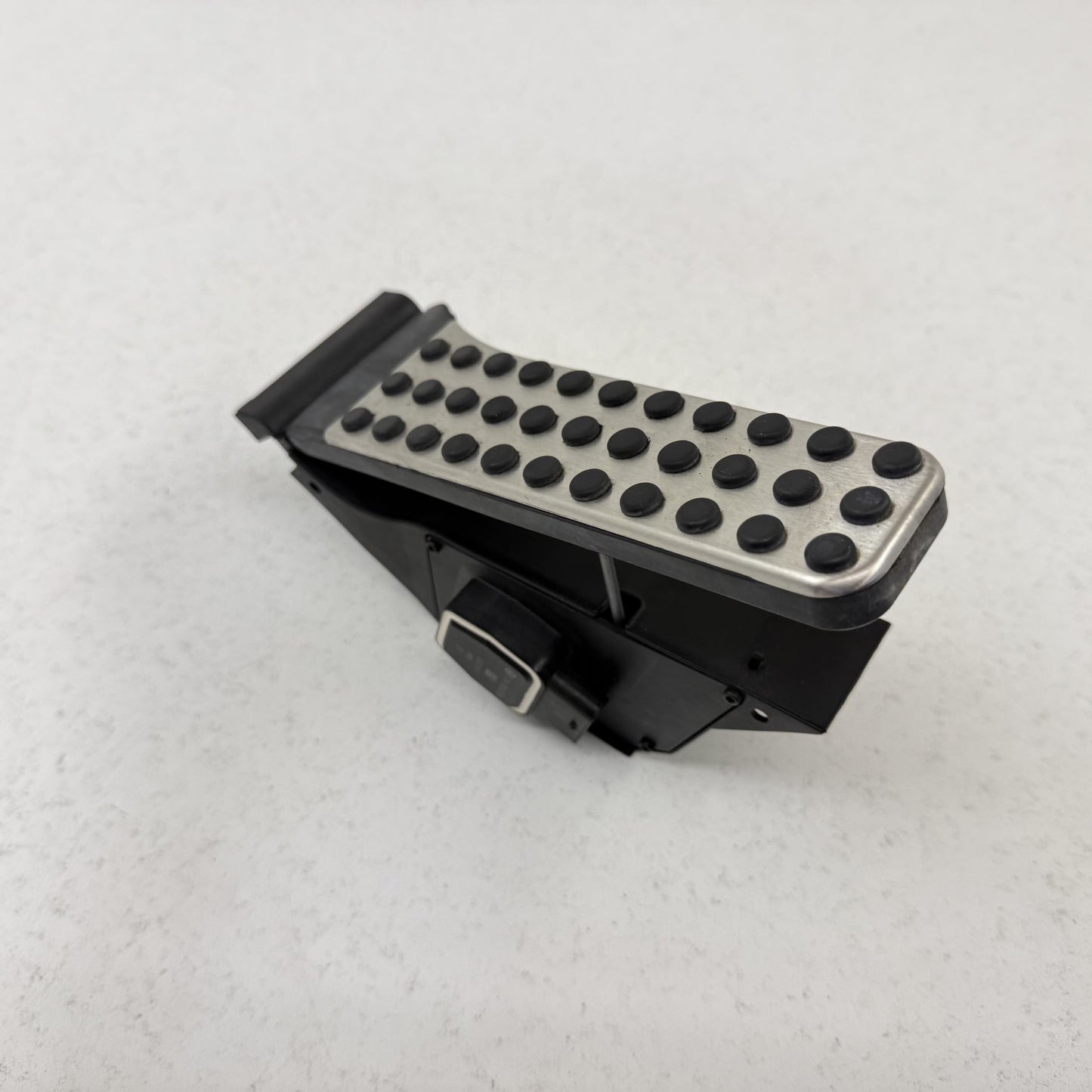 2008-2014 Mercedes-Benz C250 W204 Gas Pedal Throttle Accelerator 2043000200 OEM