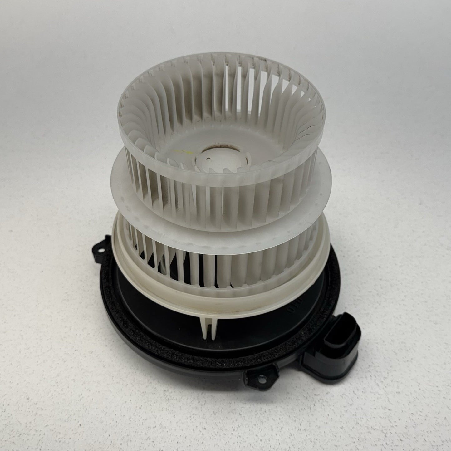 21-26 Lexus IS300 IS350 IS500 HVAC AC Air Temperature Fan Blower Motor Wheel OEM