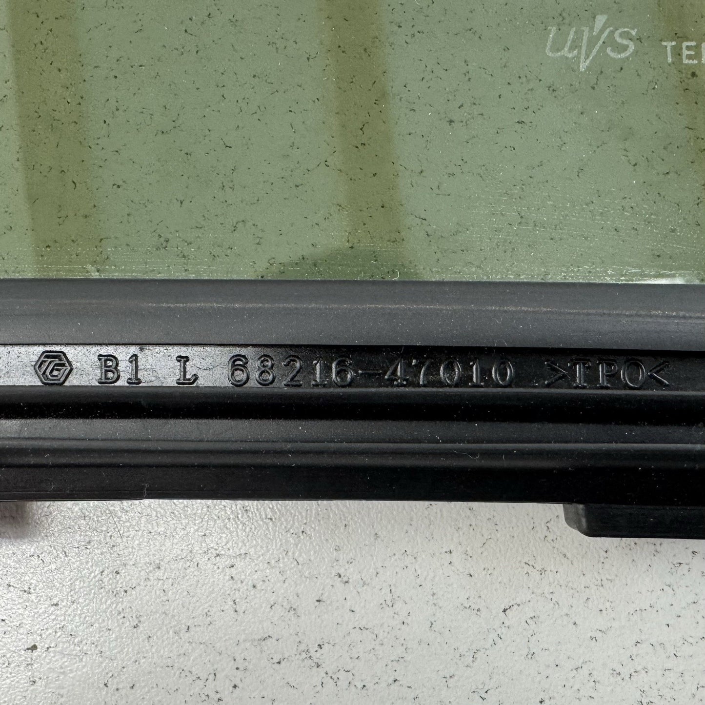 16-22 Toyota Prius / Prius Prime Driver Left Front Door Corner Window Glass OEM