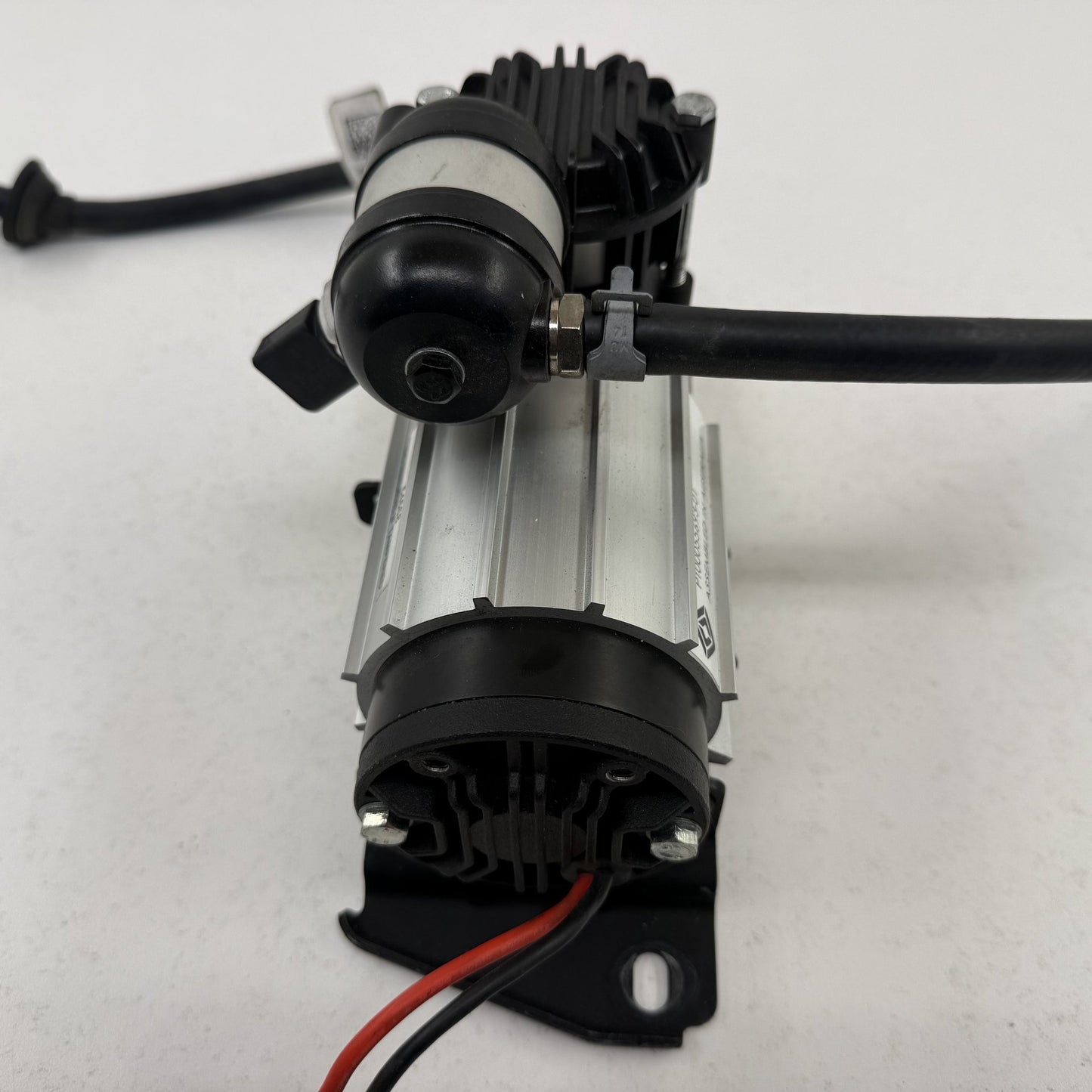 2022-2024 Rivian R1S R1T Air Ride Suspension Compressor Pump PT00055693-01 OEM