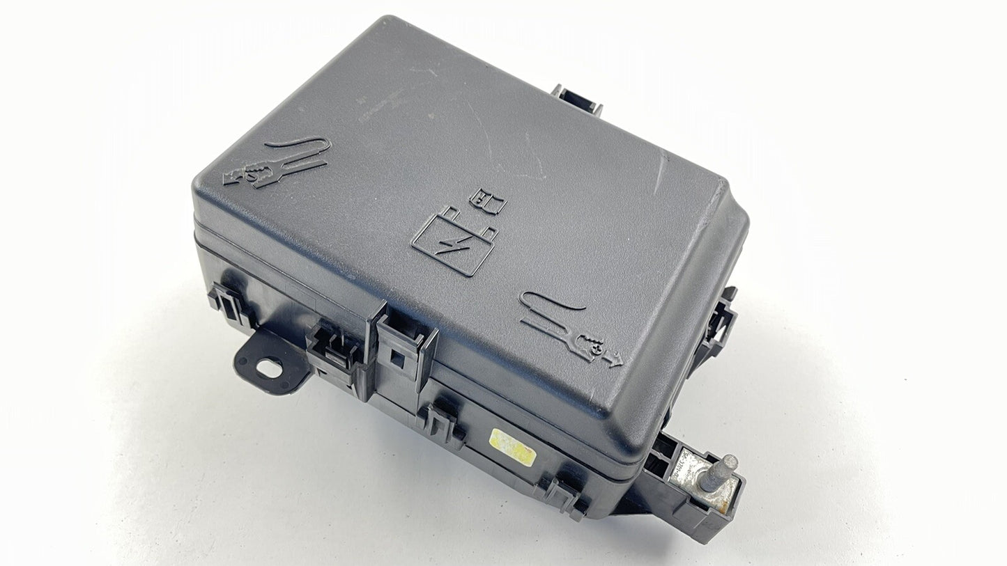 14-15 MASERATI GHIBLI M157 ENGINE BATTERY FUSE RELAY JUNCTION BOX 670008649 OEM