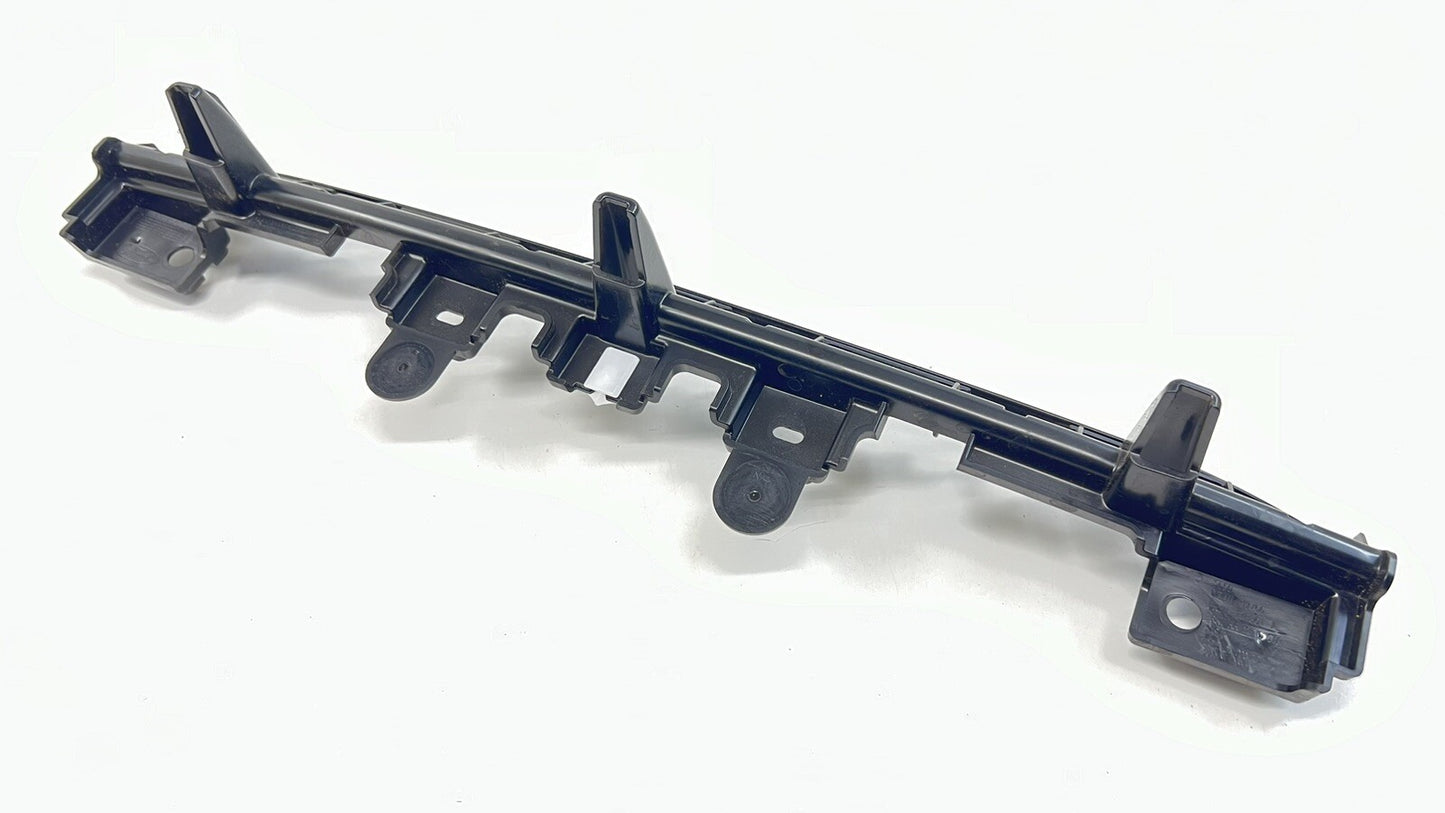 2024 FORD MUSTANG GT REAR CENTER BUMPER BRACKET SUPPORT MOUNT PR3B-17B861-A OEM