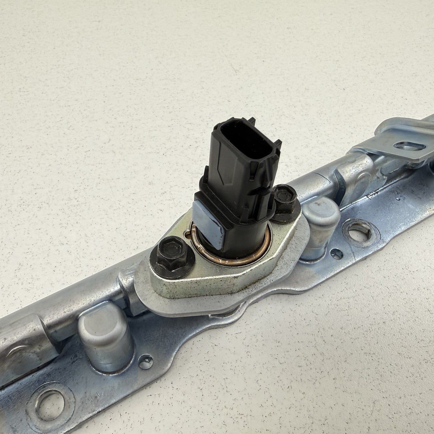 23-25 Toyota Prius Lower Fuel Delivery Rail With Fuel Oil Pressure Sensor OEM