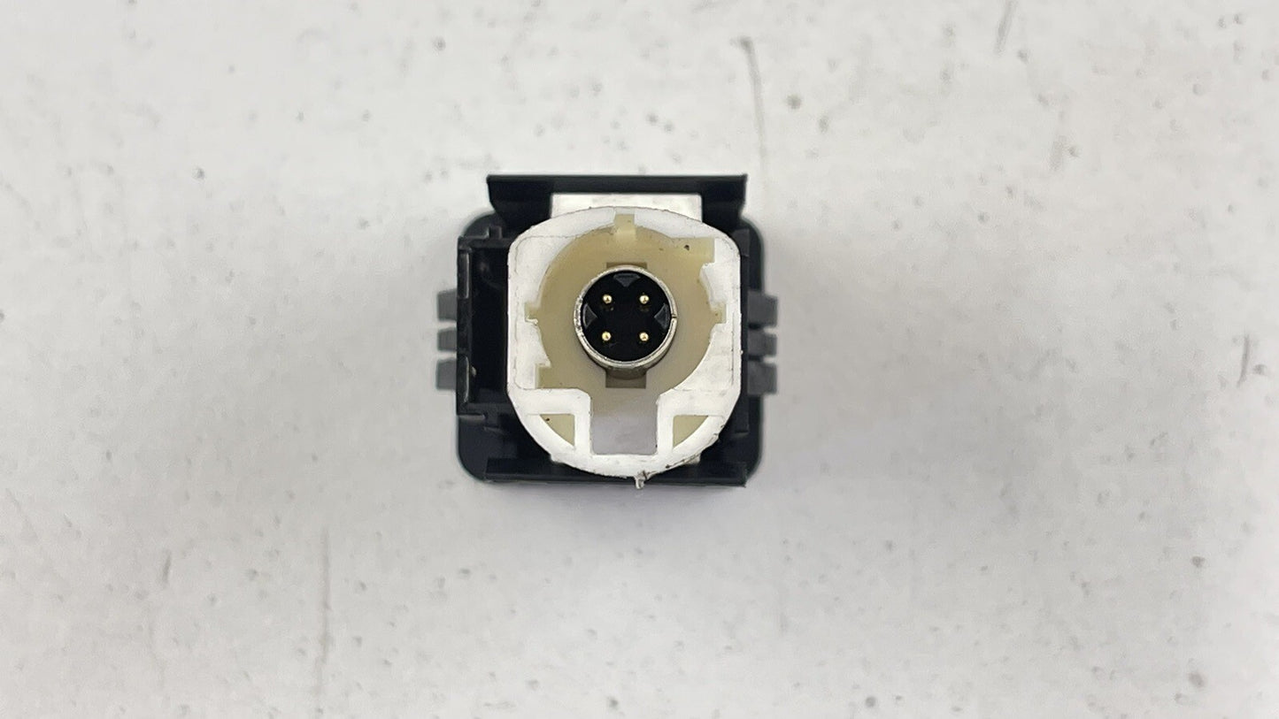 12-19 BMW M5 M6 CENTER CONSOLE USB PORT SOCKET 9229294 OEM