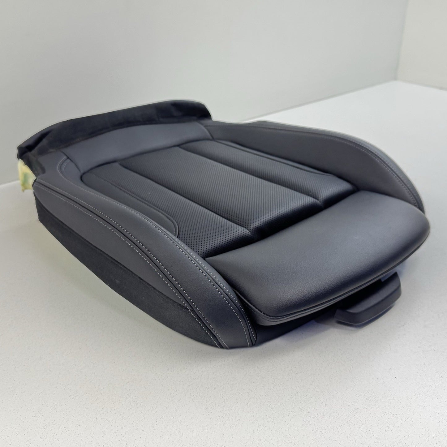 22-24 BMW G01 X3 Driver Left Front Lower Sport Seat Cushion Leather Black OEM