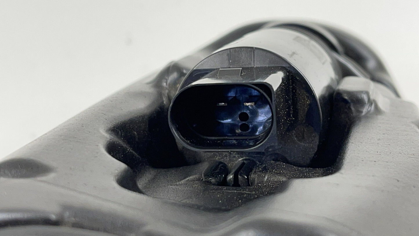 17-22 TESLA MODEL 3 WINDSHIELD WASHER RESERVOIR BOTTLE TANK 1096062-00-G OEM