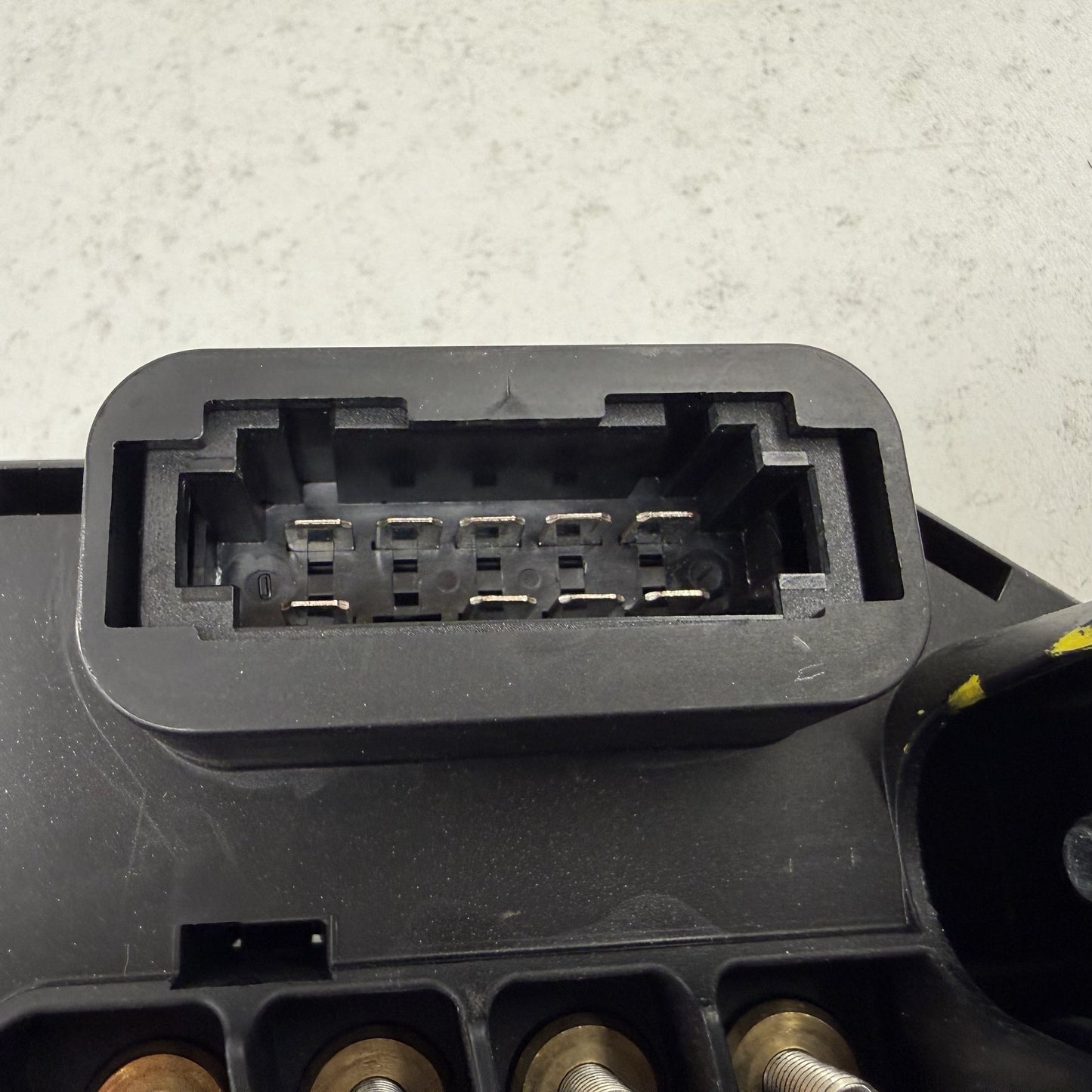 2014-2018 Bentley Flying Spur Right Side Battery Starter Fuse Box 3Y0915463C OEM