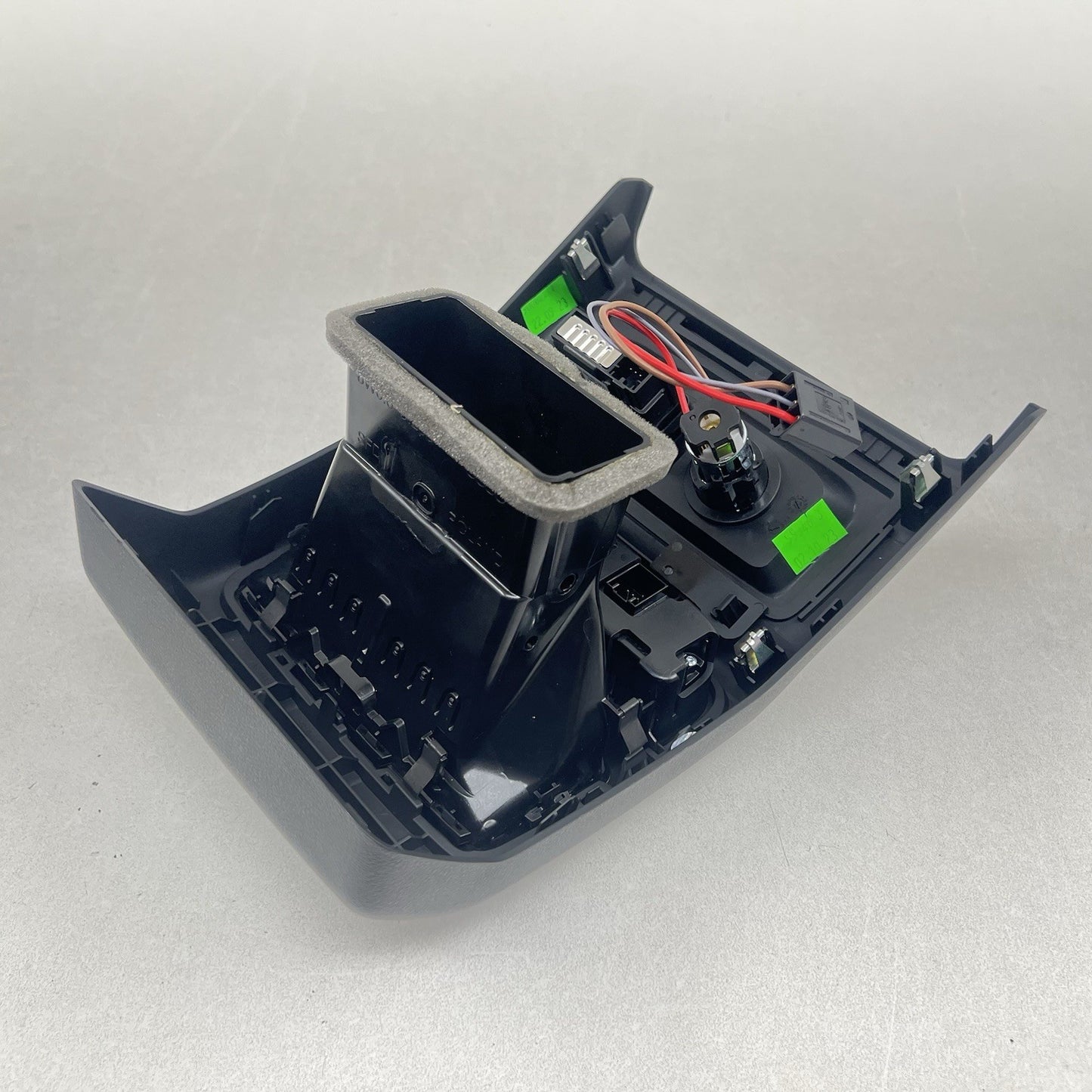 17-24 AUDI A4 S4 REAR CENTER CONSOLE AIR VENT GRILLE COVER W/ DUAL USB PORT OEM