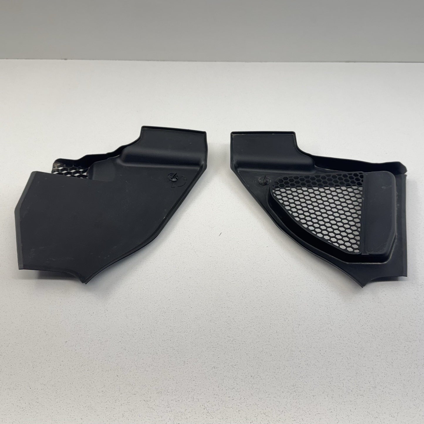 18-24 BMW G01 G02 X3 X4 Windshield Cowl Cover Trim Vent Pair Left & Right OEM