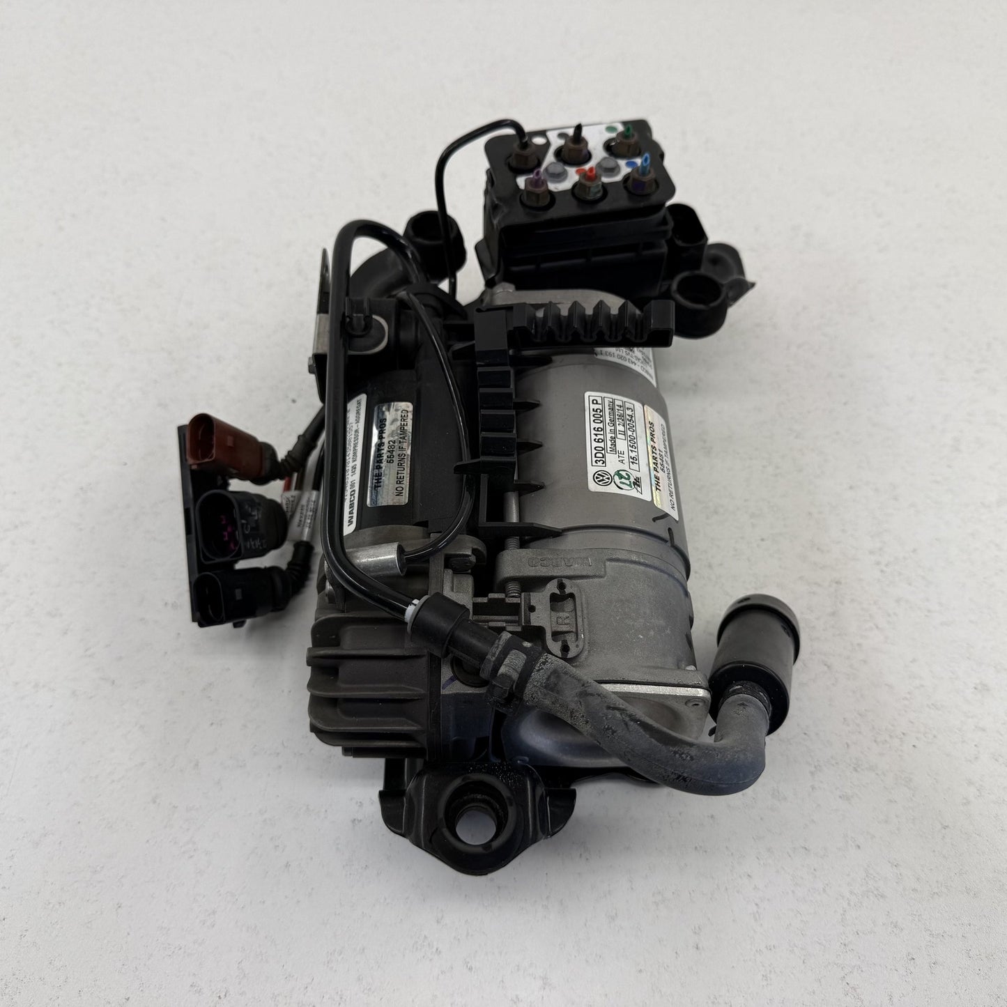 2014-2018 Bentley Flying Spur Air Suspension Compressor Pump W/ Valve Block OEM