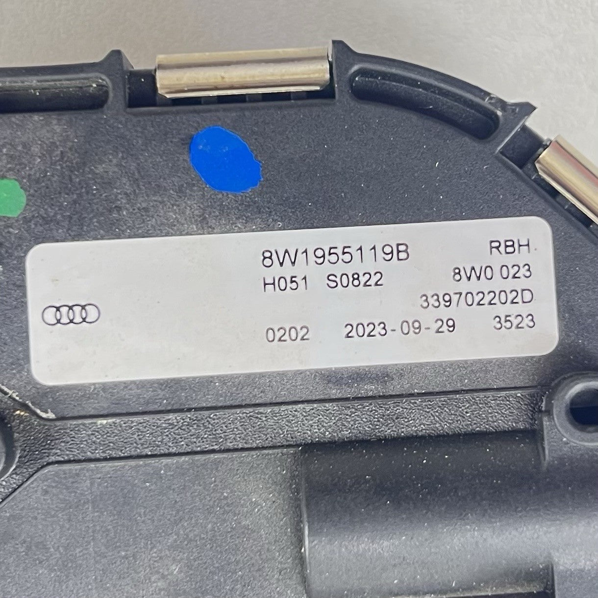 17-24 AUDI A4 S4 FRONT WINDSHIELD WIPER MOTOR 8W1955119B OEM