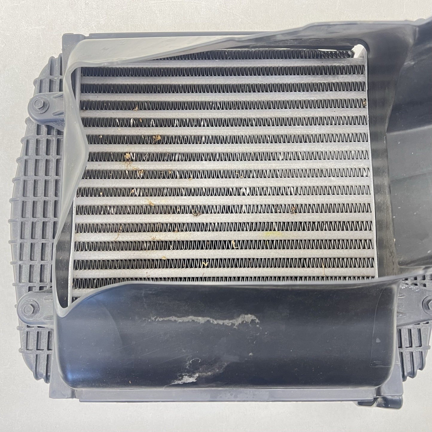 18-24 MASERATI GHIBLI DRIVER LEFT TURBO INTERCOOLER WITH DUCT 670109550 OEM