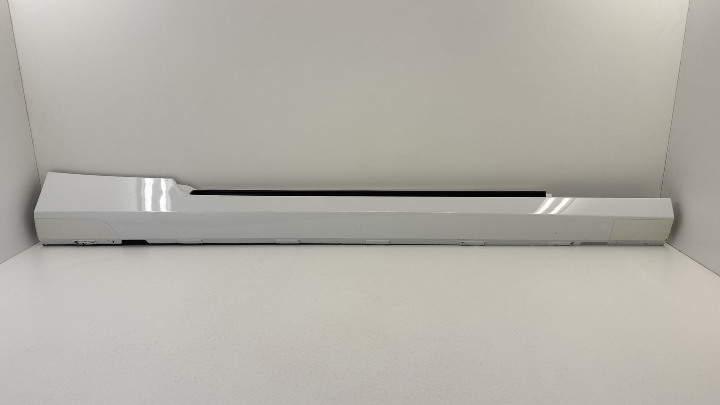 2010-2015 Chevrolet Camaro SS Right Side Skirt Rocker Panel Cover Trim OEM