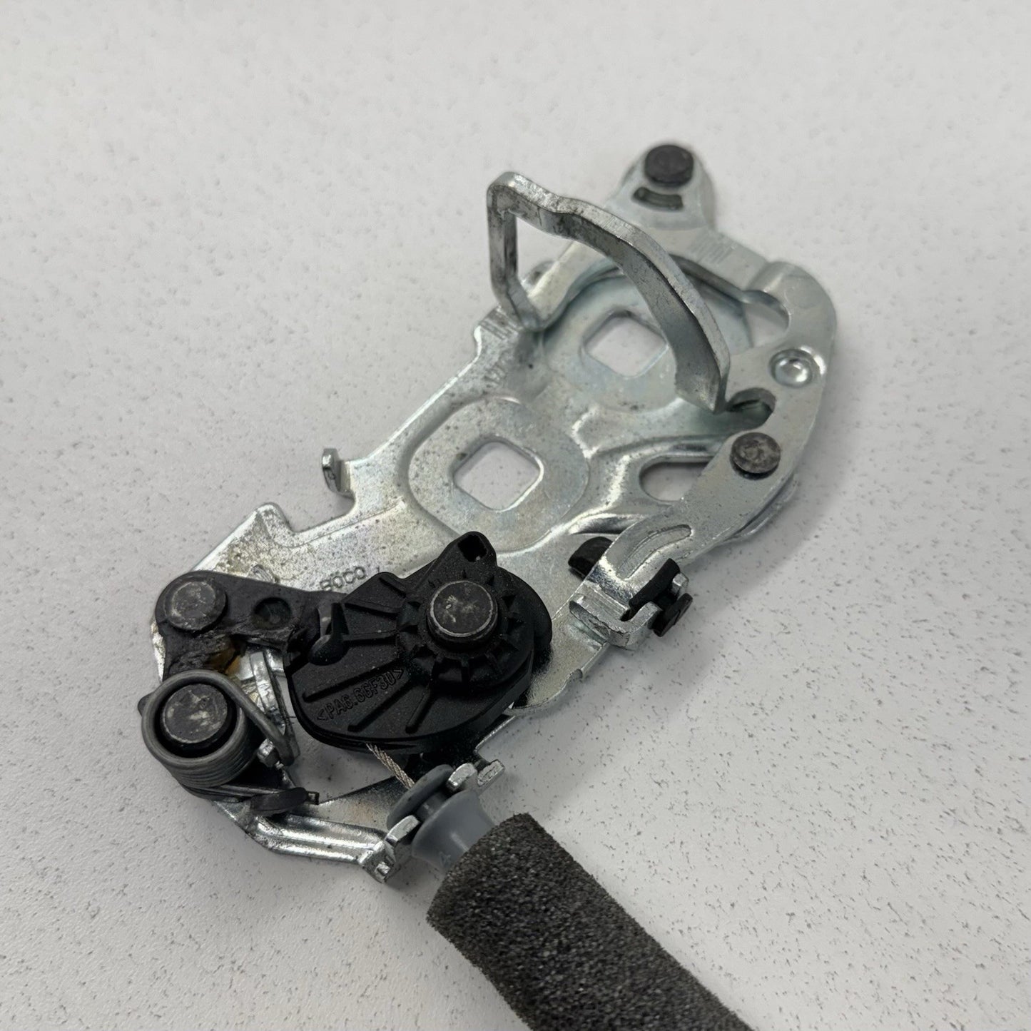 10-16 Mercedes W212 E350 Rear Trunk Latch Lock Actuator 2047500060 OEM