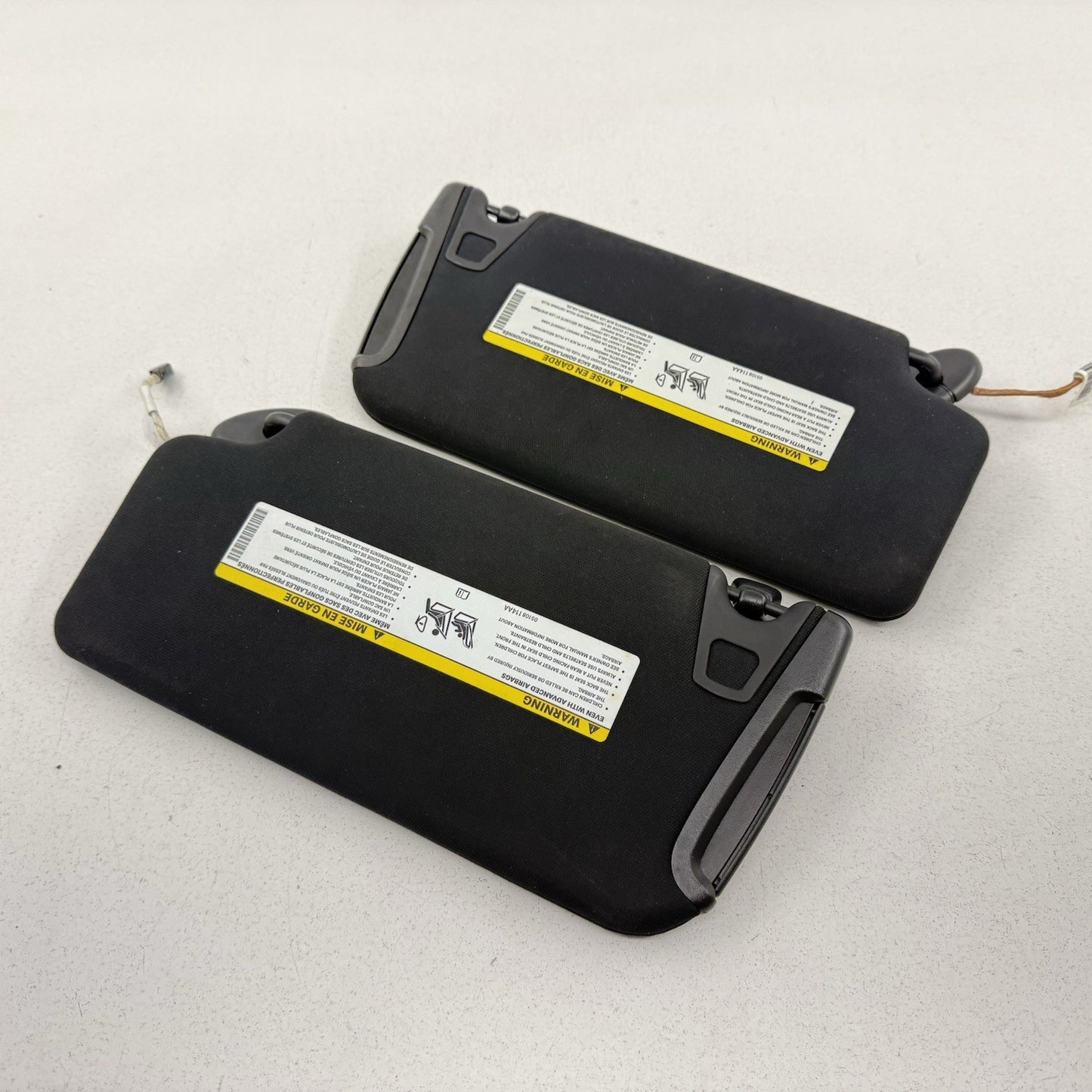 15-23 Dodge Charger SRT Illuminated Sunvisor Sun Visor Shade Pair Black OEM