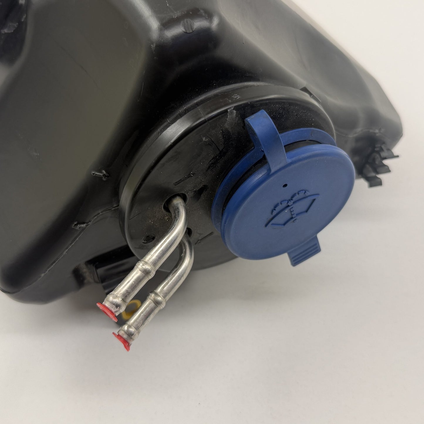 2014-2020 Mercedes-Benz S550 W222 Windshield Washer Reservoir Bottle Tank OEM
