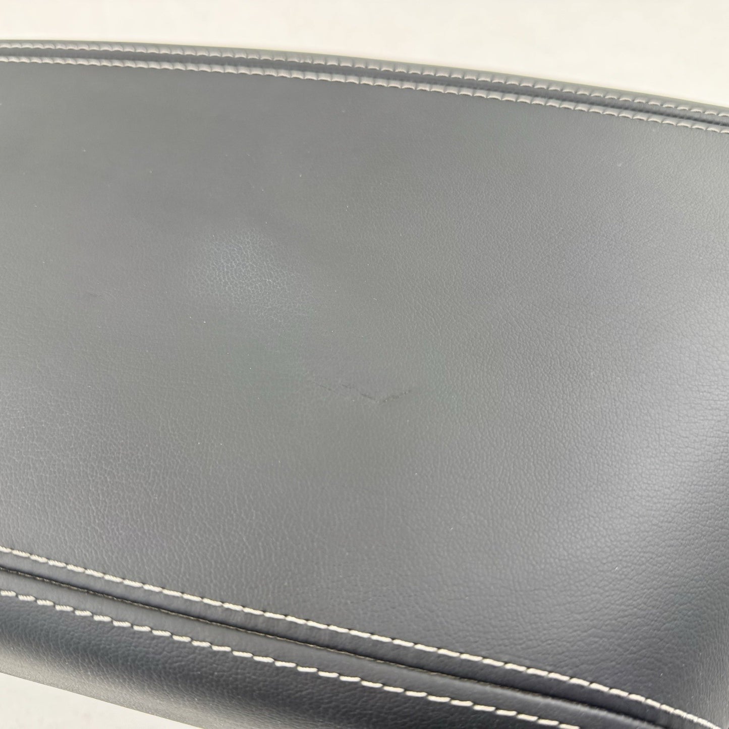 22-24 CADILLAC CT4 V BLACKWING CENTER CONSOLE ARMREST ARM REST STORAGE TRAY OEM