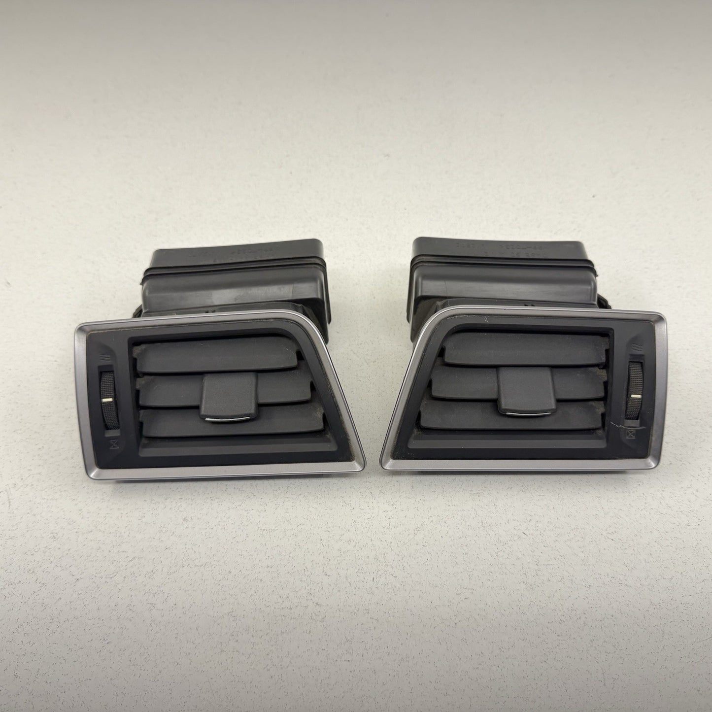 15-19 Subaru Outback Front Outer Dash Air Vent Pair Left & Right OEM