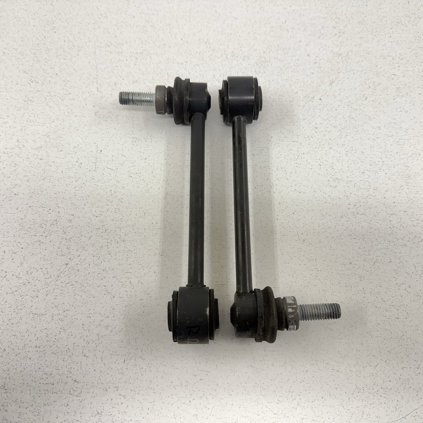 16-24 Chevrolet Camaro Rear Stabilizer Sway Bar End Link Pair Left & Right OEM