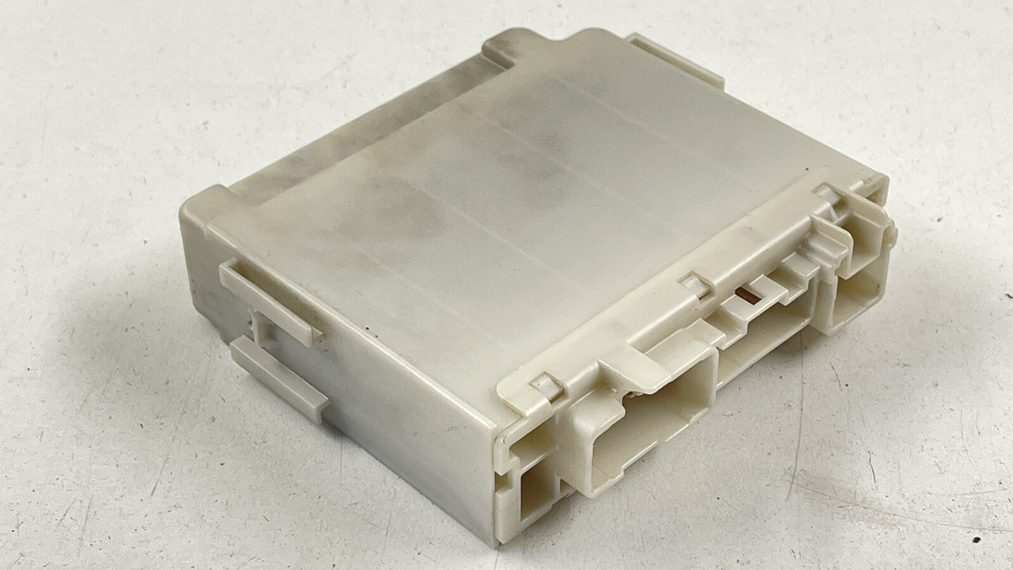 16-20 LEXUS GS F ENGINE BAY FUSE BOX RELAY INTEGRATION MODULE 82641-30350 OEM