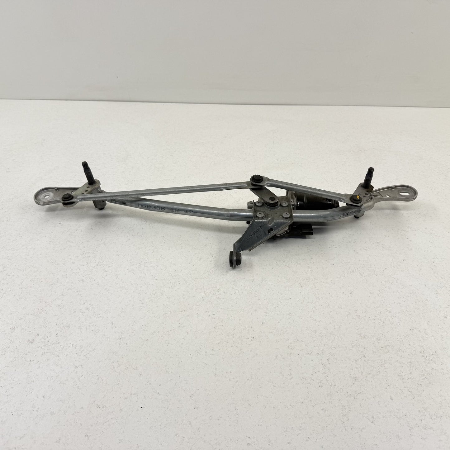 21-26 BMW M3 M4 G80 G82 Front Windshield Wiper Motor Linkage Arm Assembly OEM