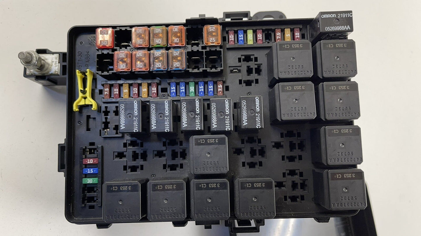14-15 MASERATI GHIBLI ENGINE BAY FUSE RELAY JUNCTION BOX 670008649 OEM