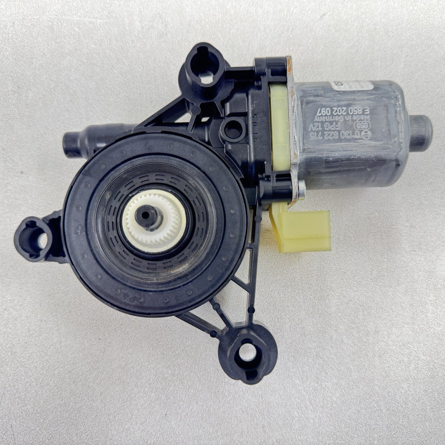 22-25 VOLKSWAGEN GOLF R MK8 DRIVER LEFT FRONT DOOR WINDOW REGULATOR MOTOR OEM