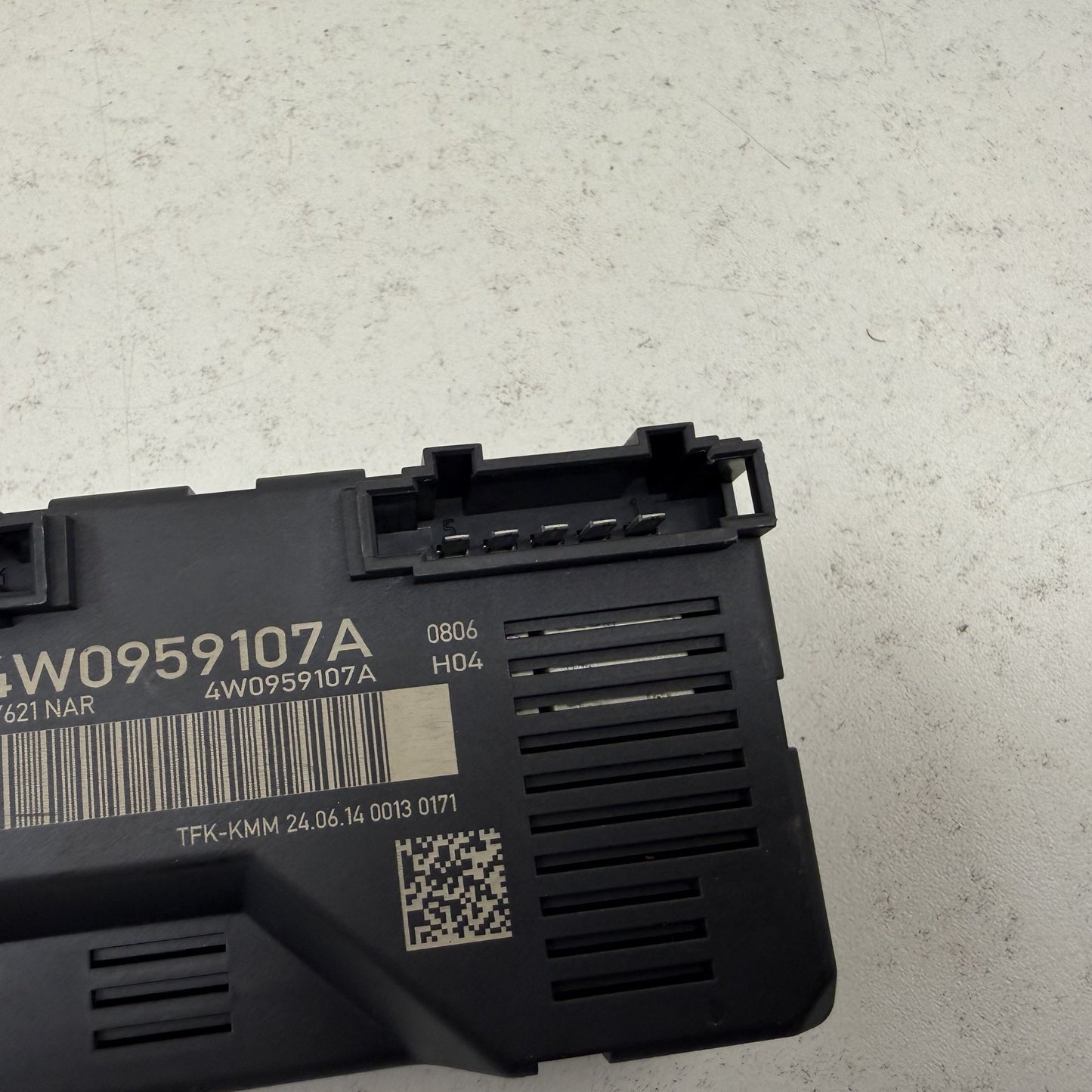2014-2018 Bentley Flying Spur Rear Power Trunk Control Module 4W0959107A OEM