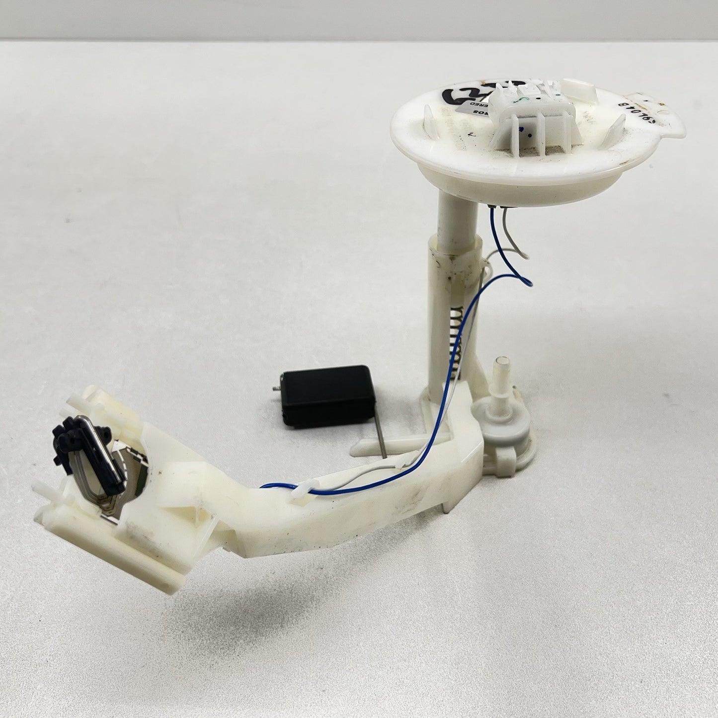 10-15 CHEVROLET CAMARO SS GAS TANK FUEL PUMP SENDING UNIT DELIVERY 13574836 OEM