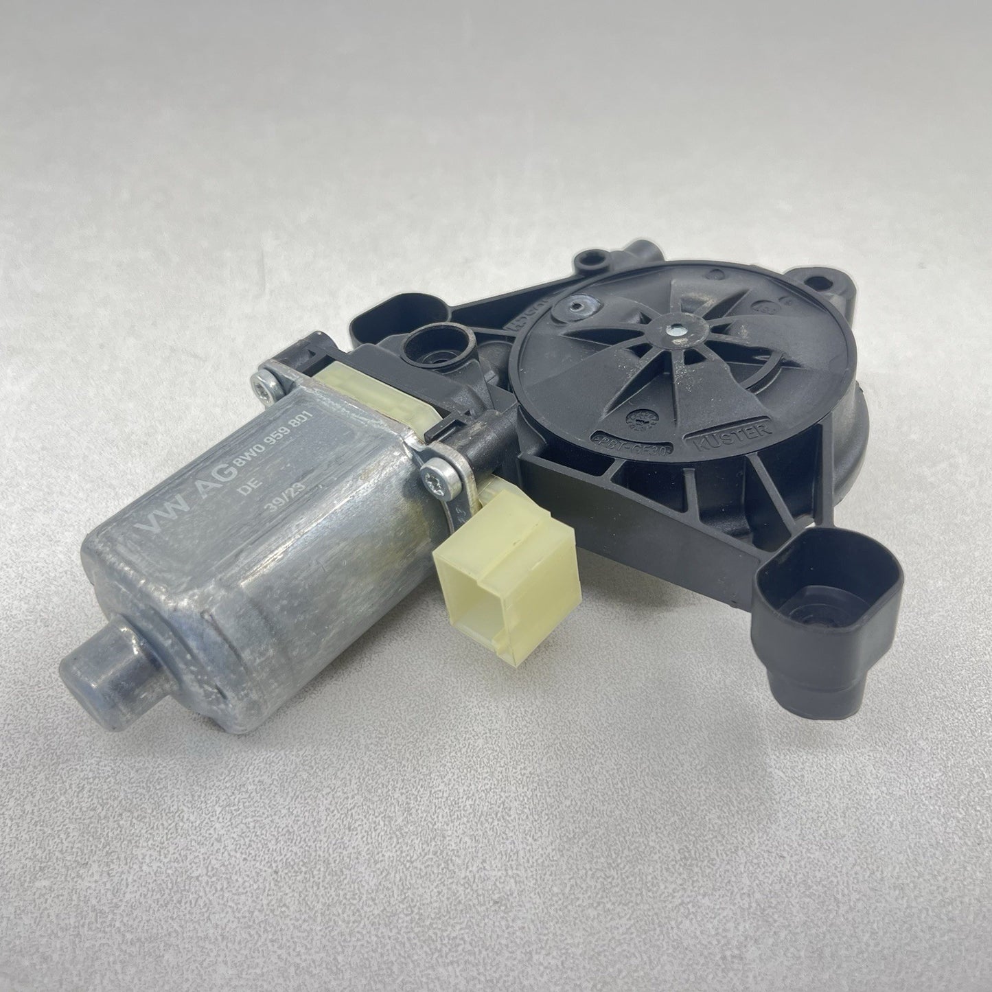 17-24 AUDI A4 S4 DRIVER LEFT FRONT DOOR WINDOW REGULATOR MOTOR 8W0959801 OEM