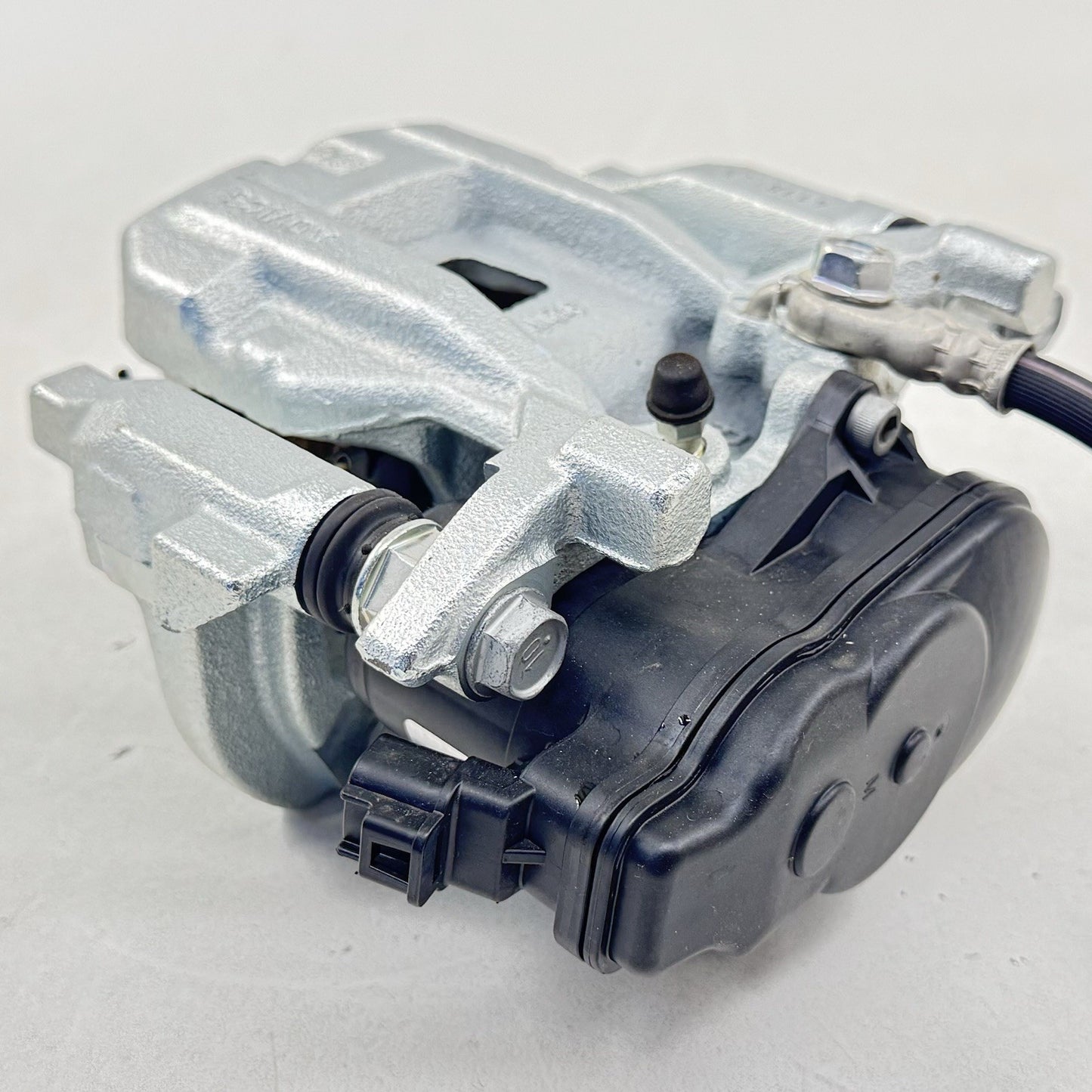 23-25 TOYOTA PRIUS PASSENGER RIGHT REAR CALIPER BRAKE WITH BRAKE LINE OEM