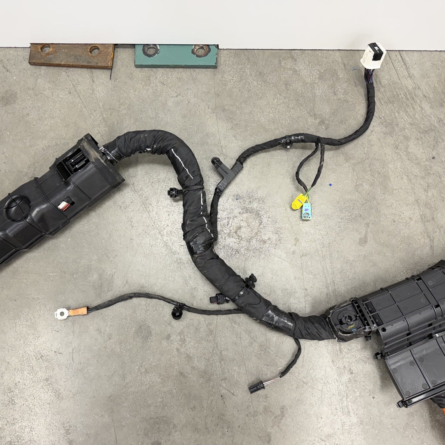 2022-2024 Rivian R1S Interior Chassis Main Body Wiring Harness C300446331-C OEM