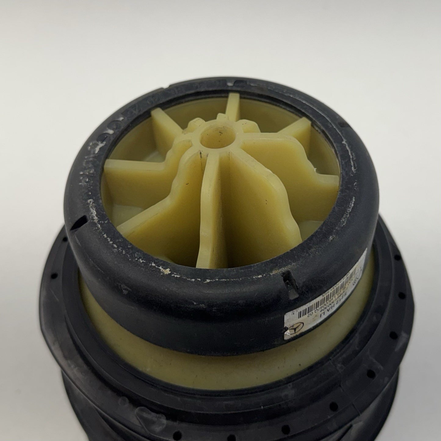 10-18 Mercedes W212 W218 CLS550 E550 Left Rear Air Suspension Bag Shock OEM