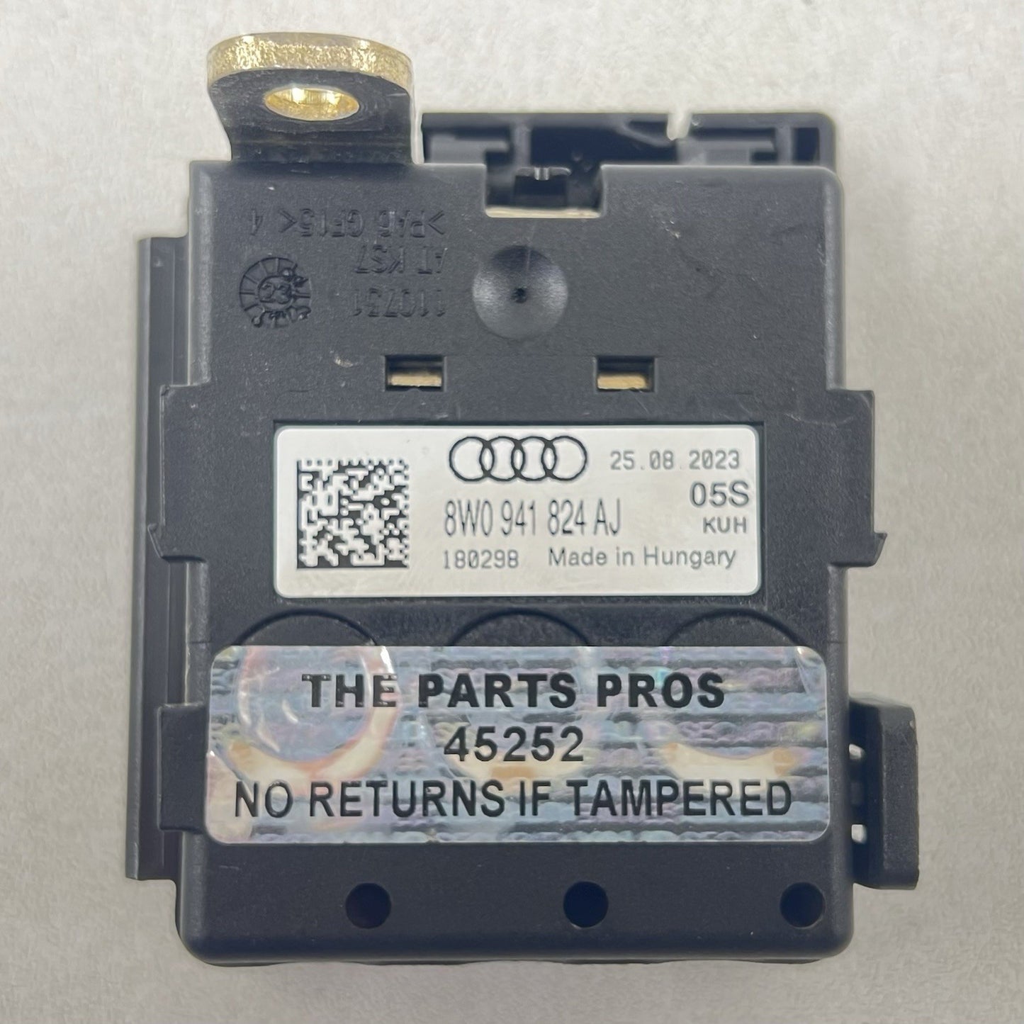 17-24 AUDI A4 ENGINE FUSE RELAY JUNCTION BOX 8W0941824AJ OEM