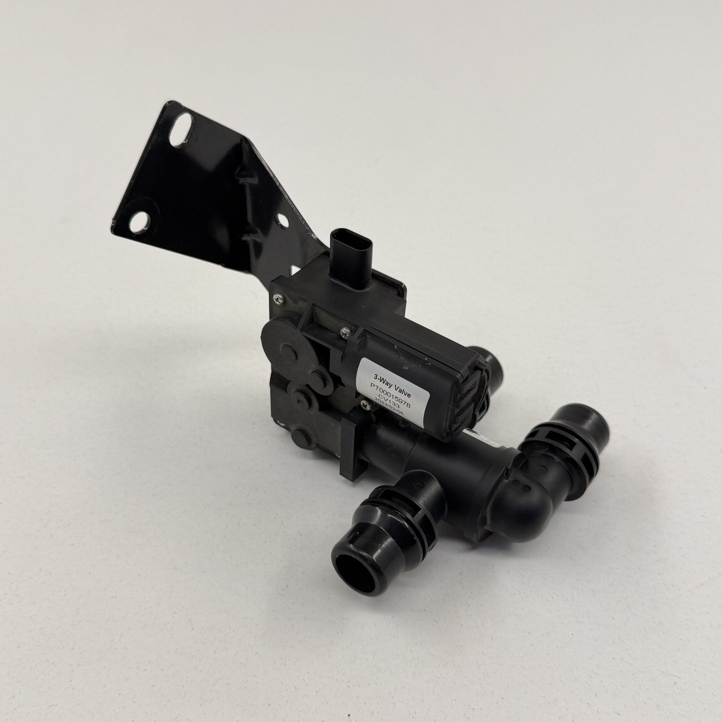 2022-2024 Rivian R1S R1T HVAC 3 Way Heater Coolant Control Valve PT00015978 OEM