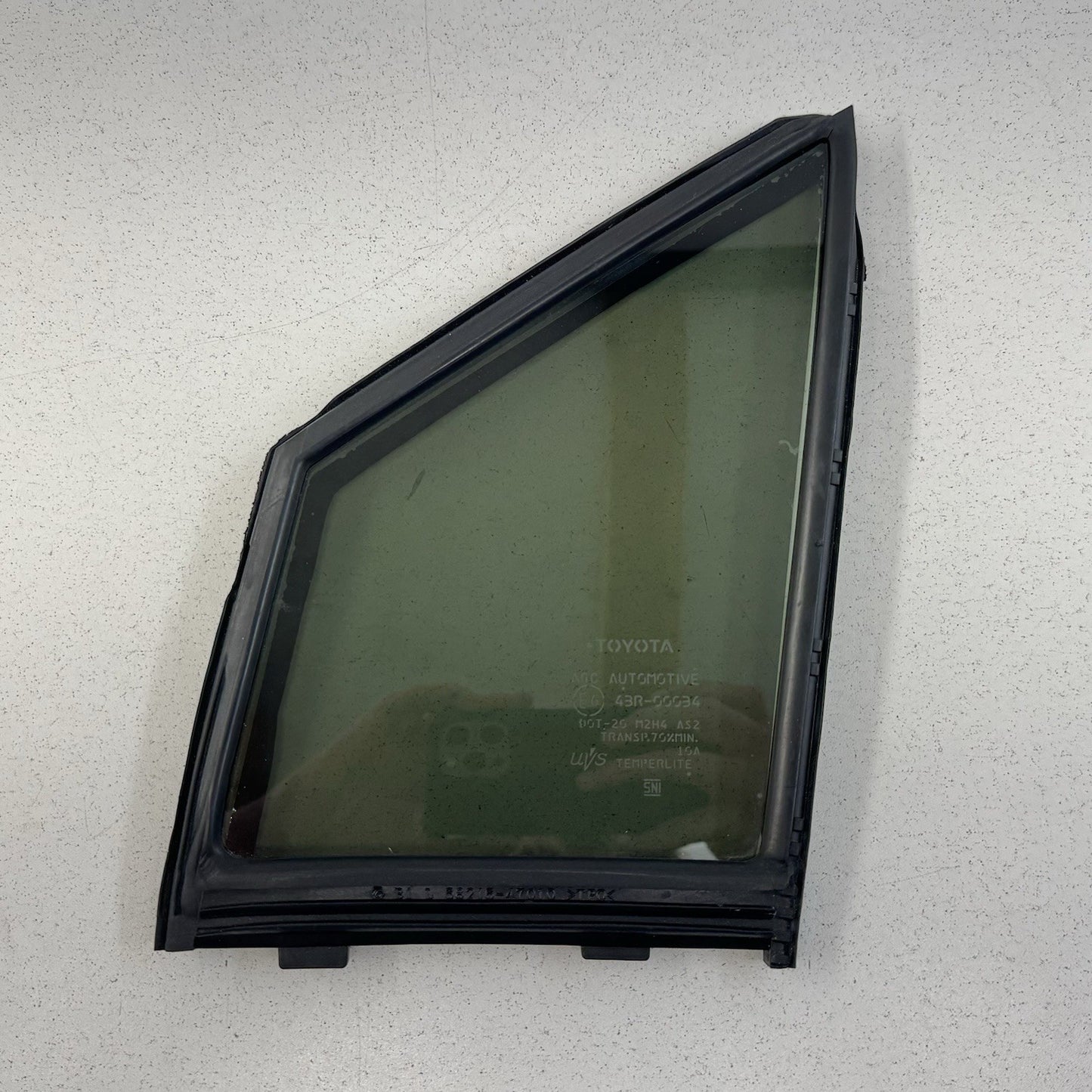 16-22 Toyota Prius / Prius Prime Driver Left Front Door Corner Window Glass OEM