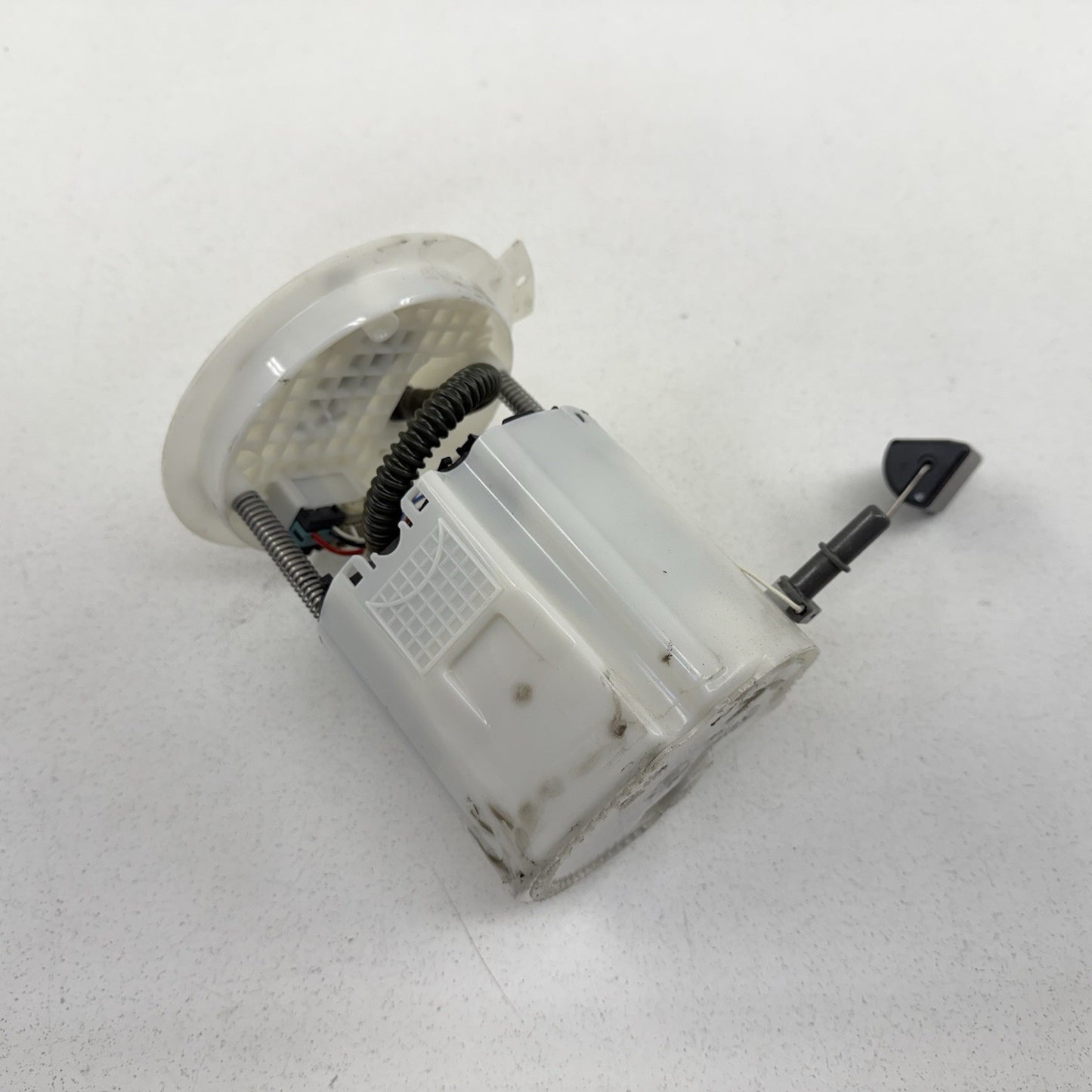 10-15 Chevrolet Camaro SS Gas Tank Fuel Pump Sending Unit Pair OEM