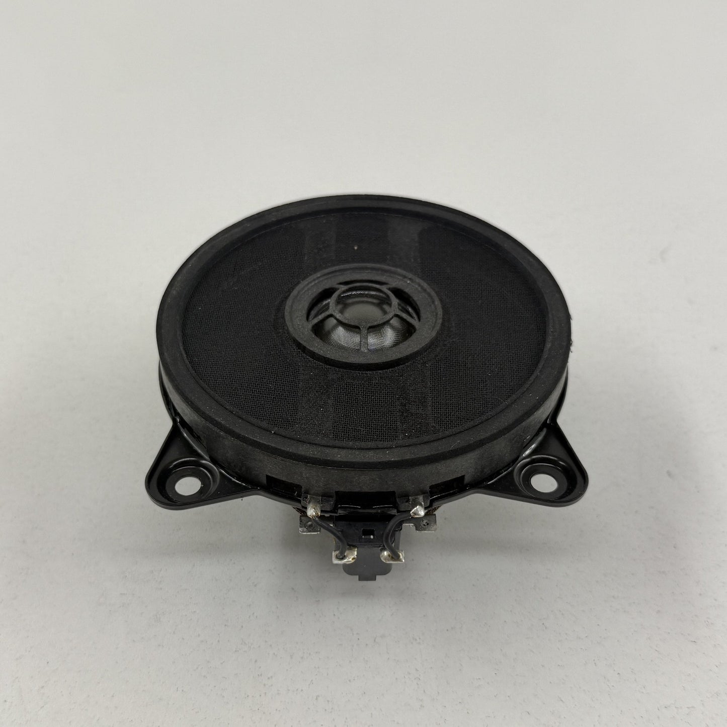 2022-2024 Rivian R1S R1T Center Dash Instrument Panel Speaker PT00001450-G OEM