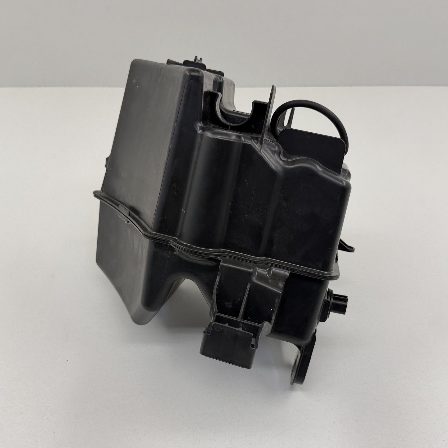 2022-2024 Rivian R1S R1T Windshield Washer Reservoir Tank PT00002057-M OEM