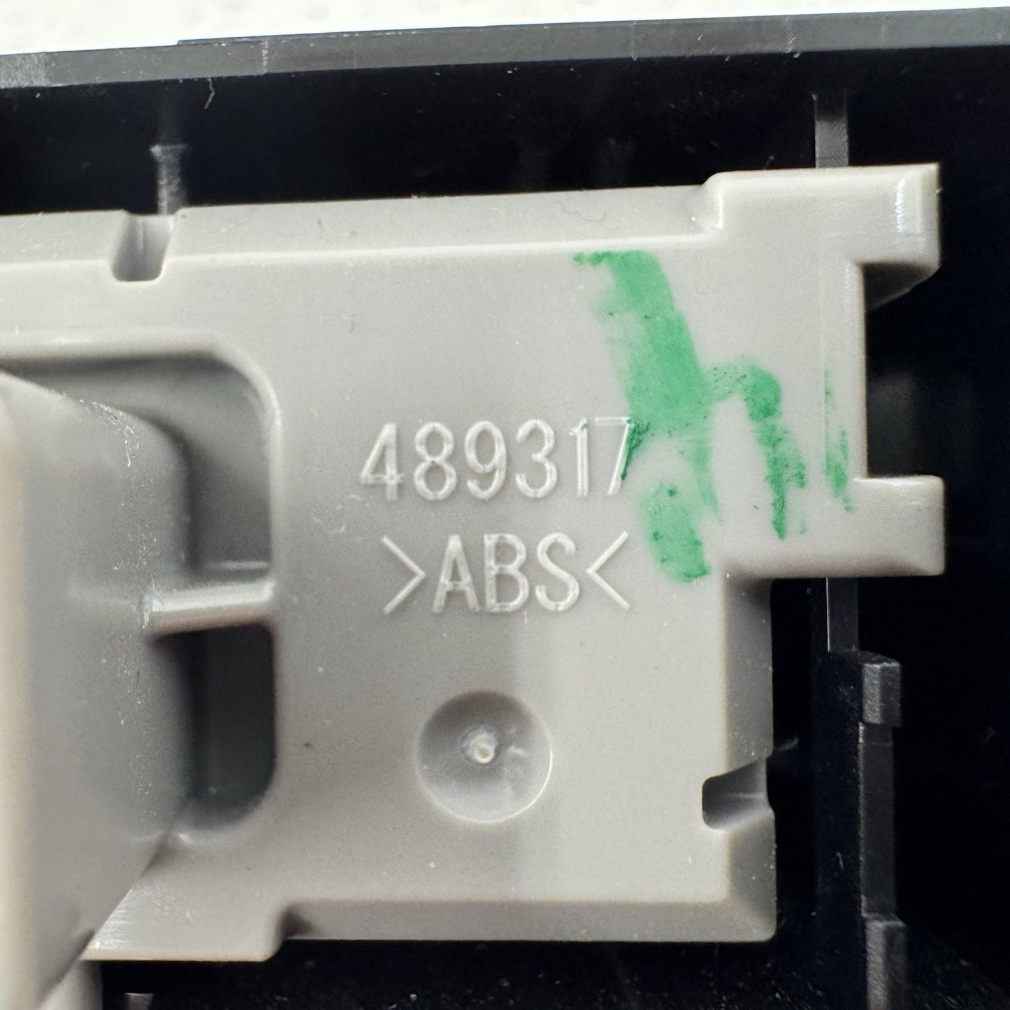 25-26 Toyota Camry Passenger Airbag Warning Light 83950-AQ010 OEM