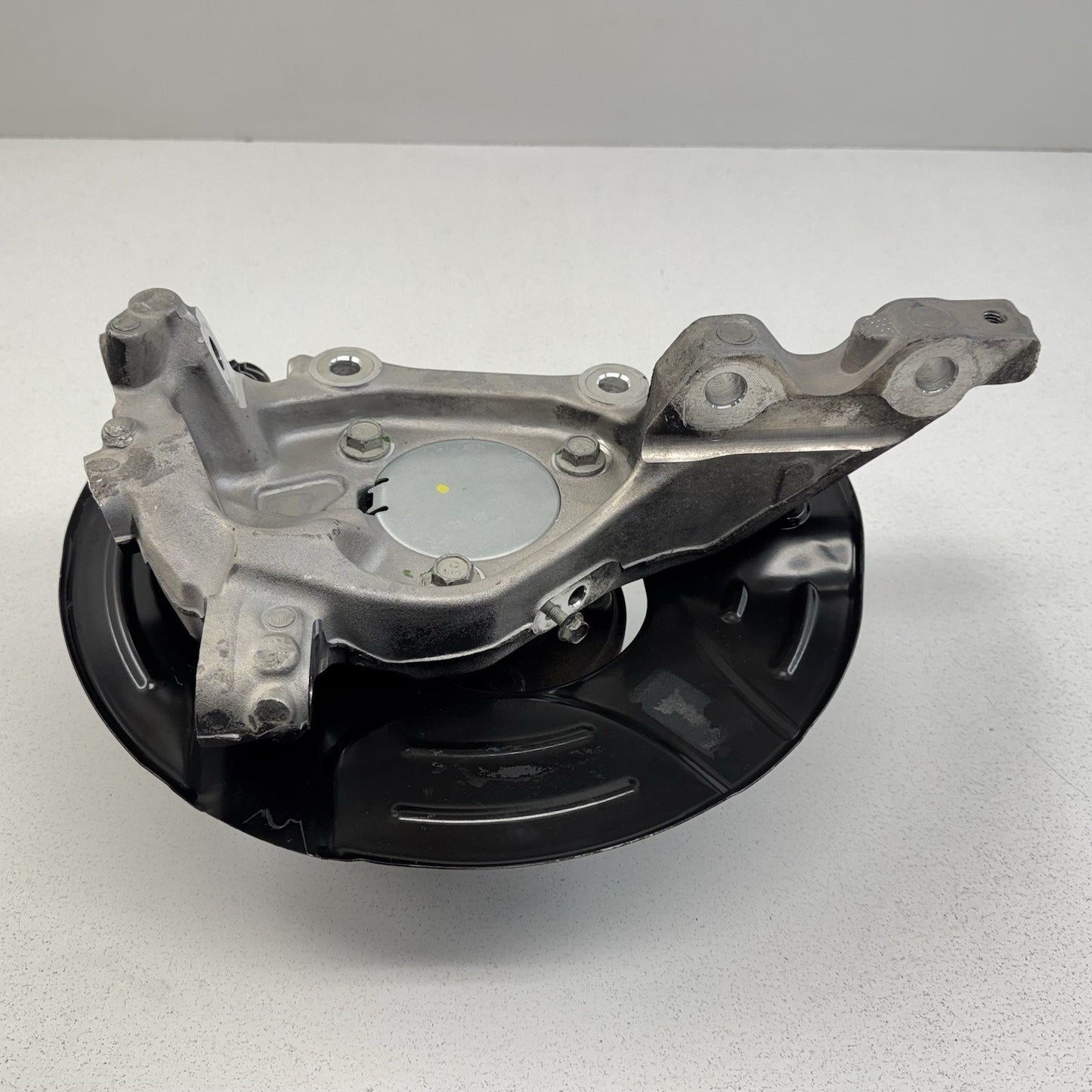 10-15 Chevrolet Camaro SS Left Front Spindle Knuckle Hub Wheel Bearing OEM