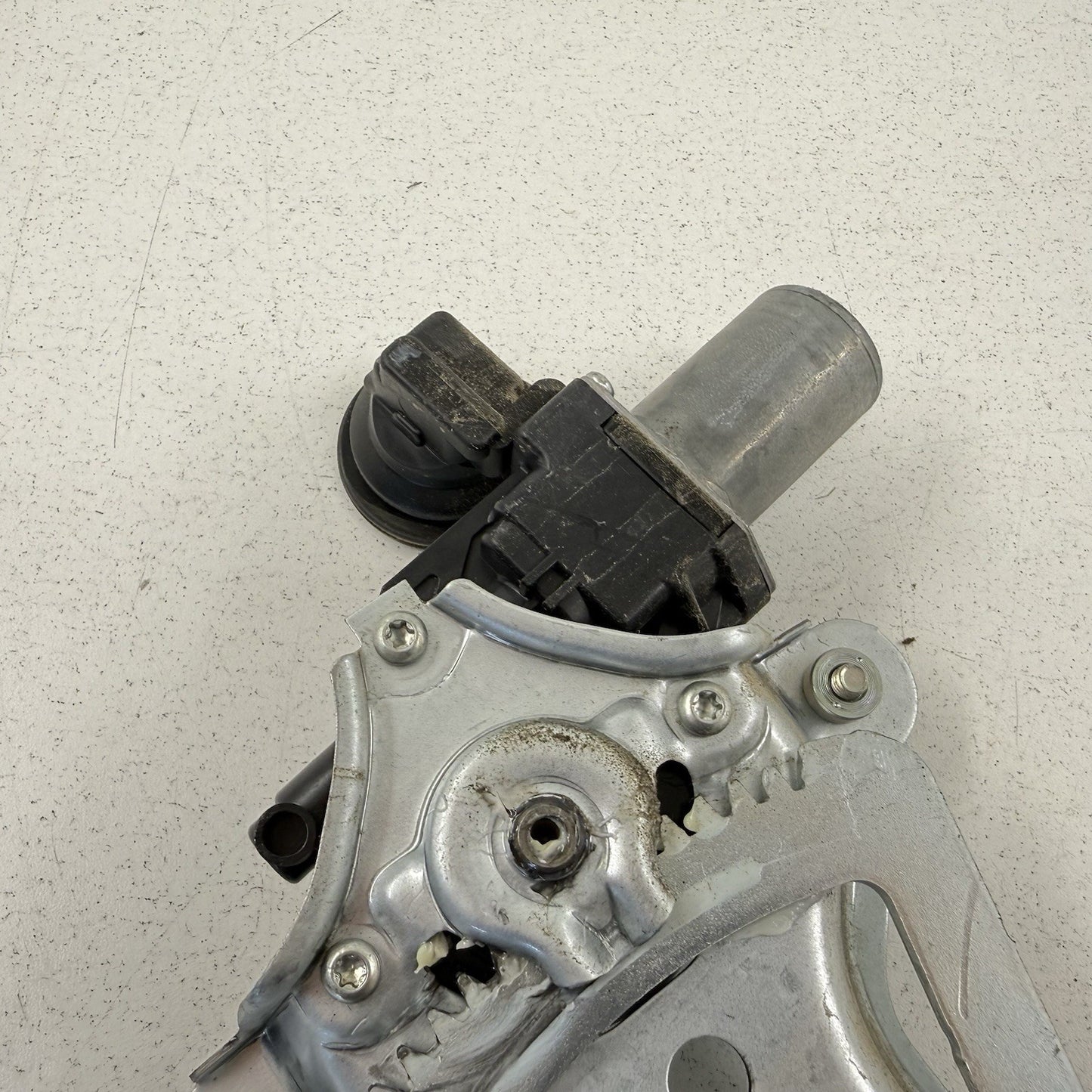 16-23 Toyota Tacoma Driver Left Rear Door Glass Window Regulator Motor OEM