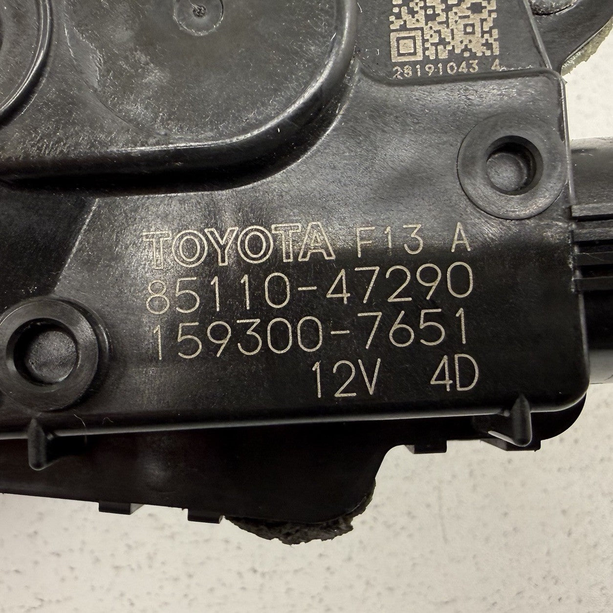 16-22 Toyota Prius / Prius Prime Front Windshield Wiper Motor 85110-47290 OEM