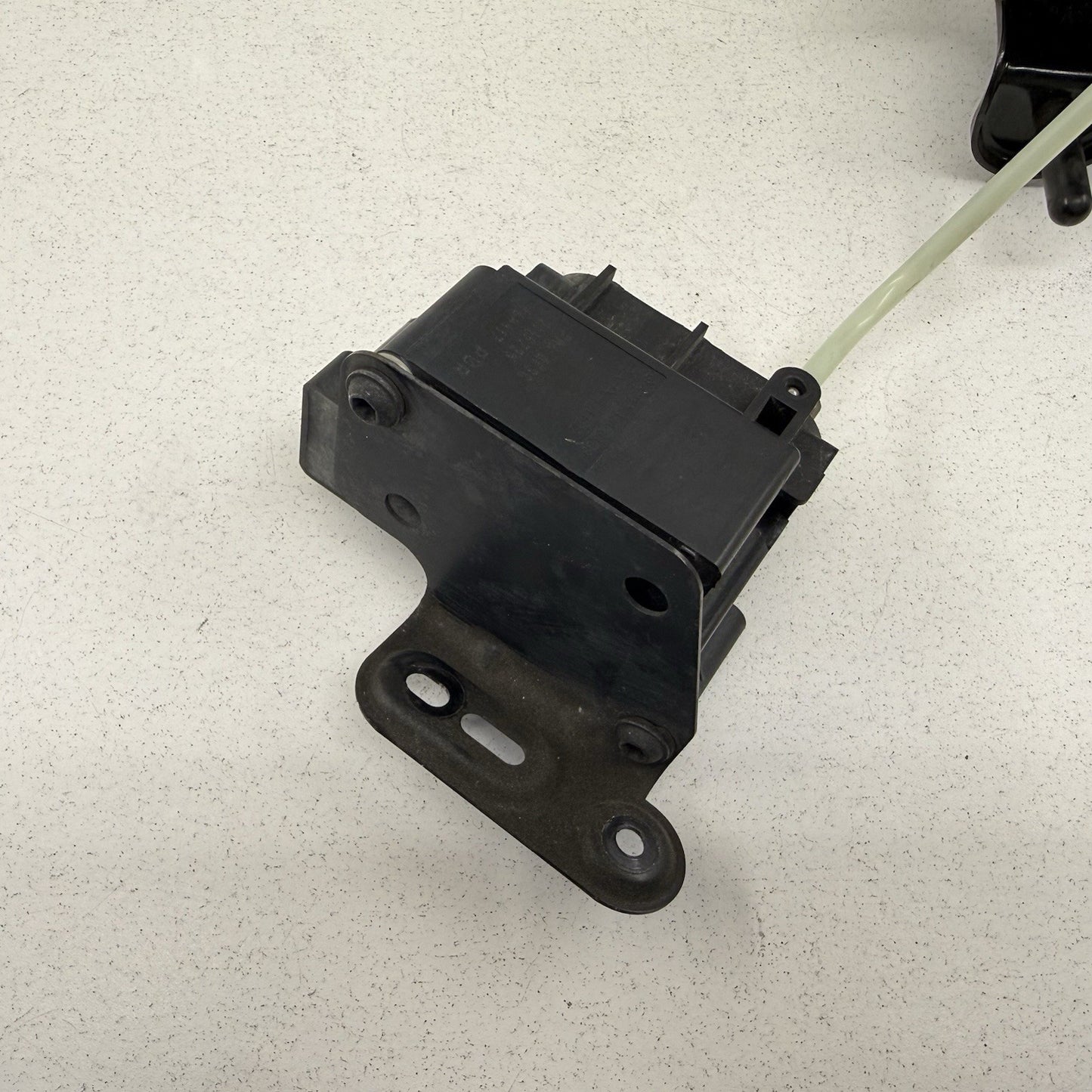 12-18 Mercedes W218 CLS550 Airmatic Air Suspension Compressor Pump OEM