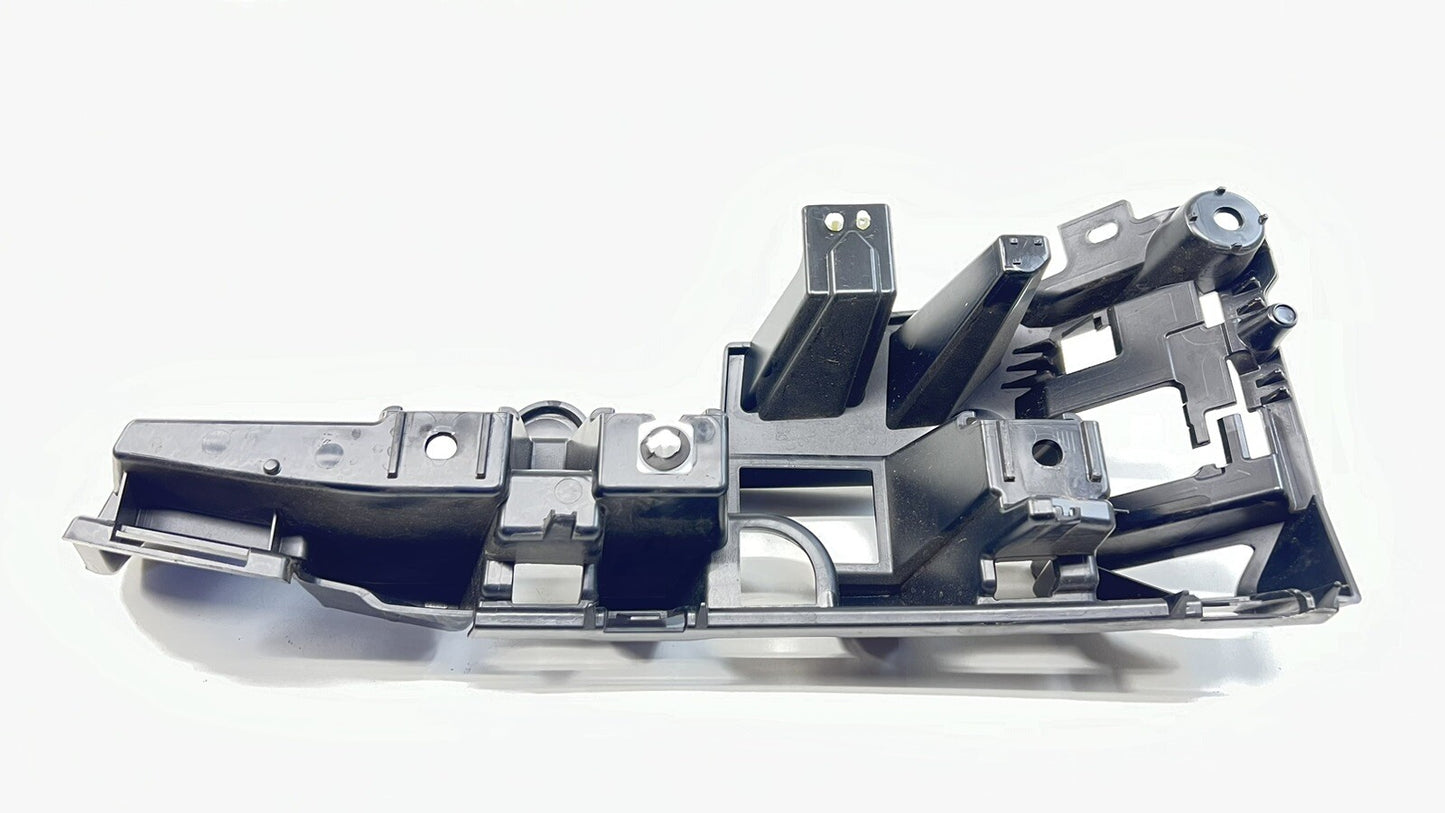 2024 FORD MUSTANG GT RIGHT REAR BUMPER BRACKET SUPPORT MOUNT PR3B-17D960-A OEM
