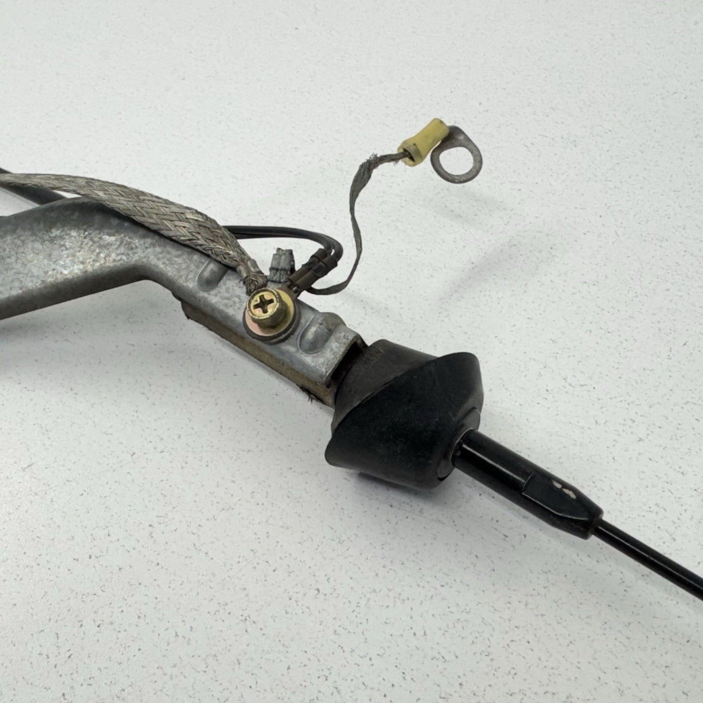 97-04 Chevrolet Corvette C5 FRC Coupe Radio Antenna Receiver 10282230 OEM
