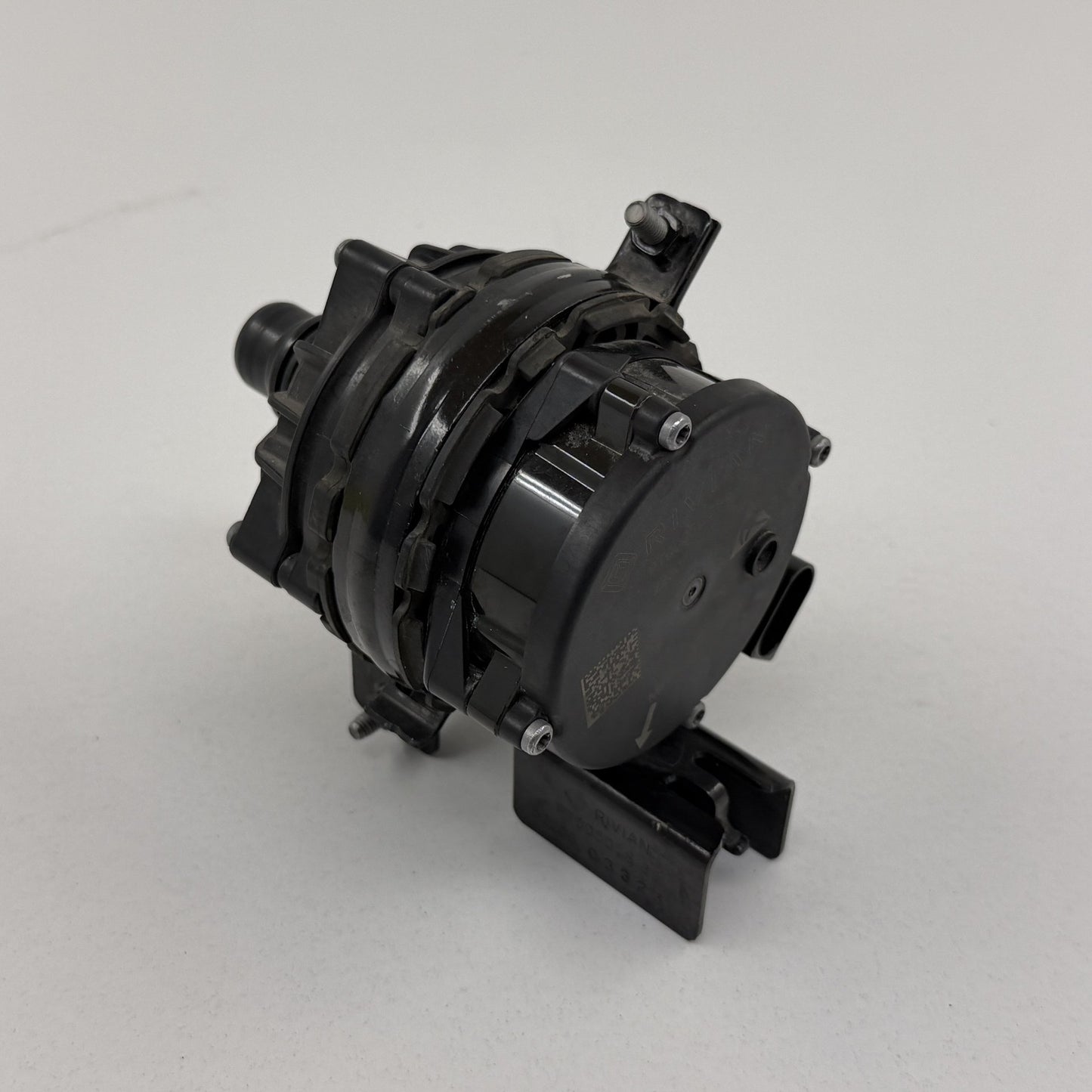 2022-2024 Rivian R1S Right Front Auxiliary Coolant Water Pump PT00061591-E OEM