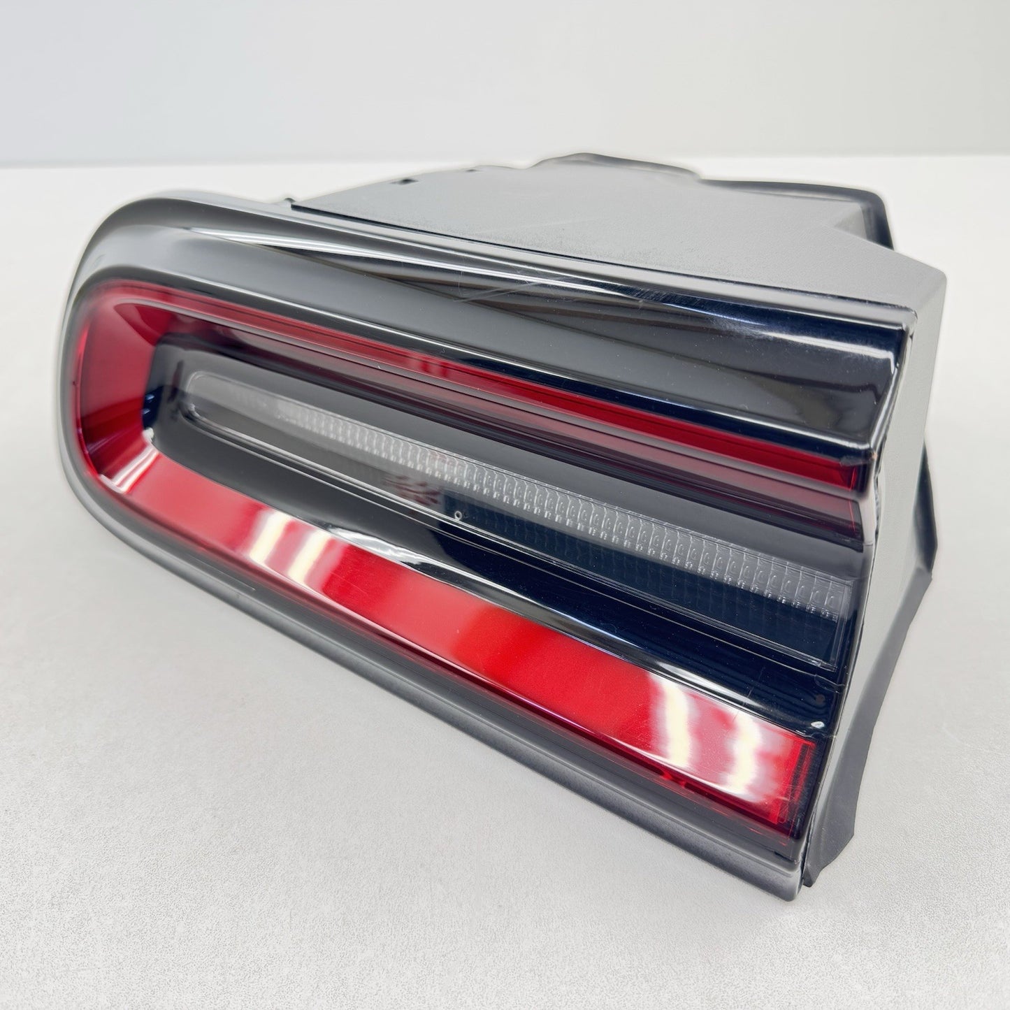 15-23 DODGE CHALLENGER DRIVER LEFT REAR TAILLIGHT TAIL LIGHT LAMP 68510771AA OEM