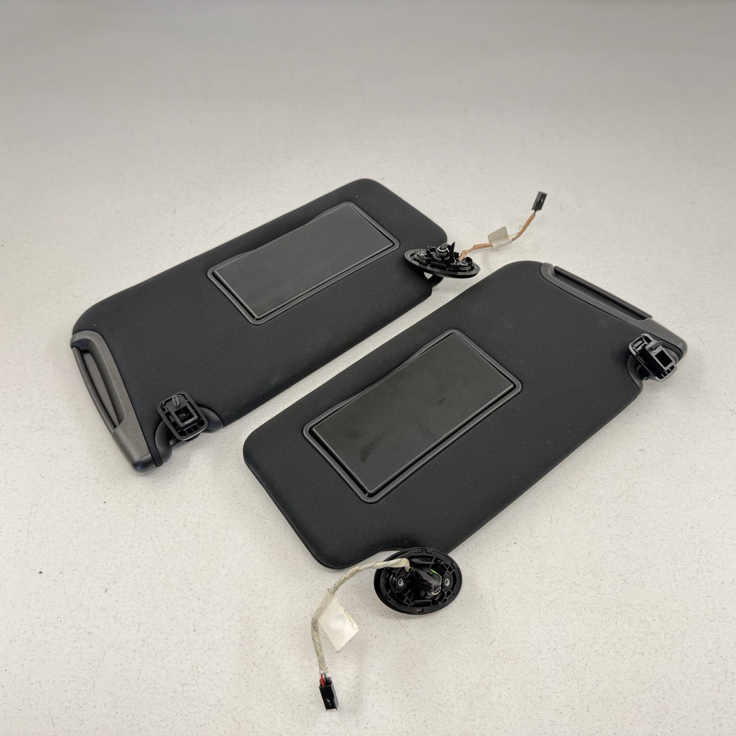 15-23 Dodge Charger SRT Illuminated Sunvisor Sun Visor Shade Pair Black OEM